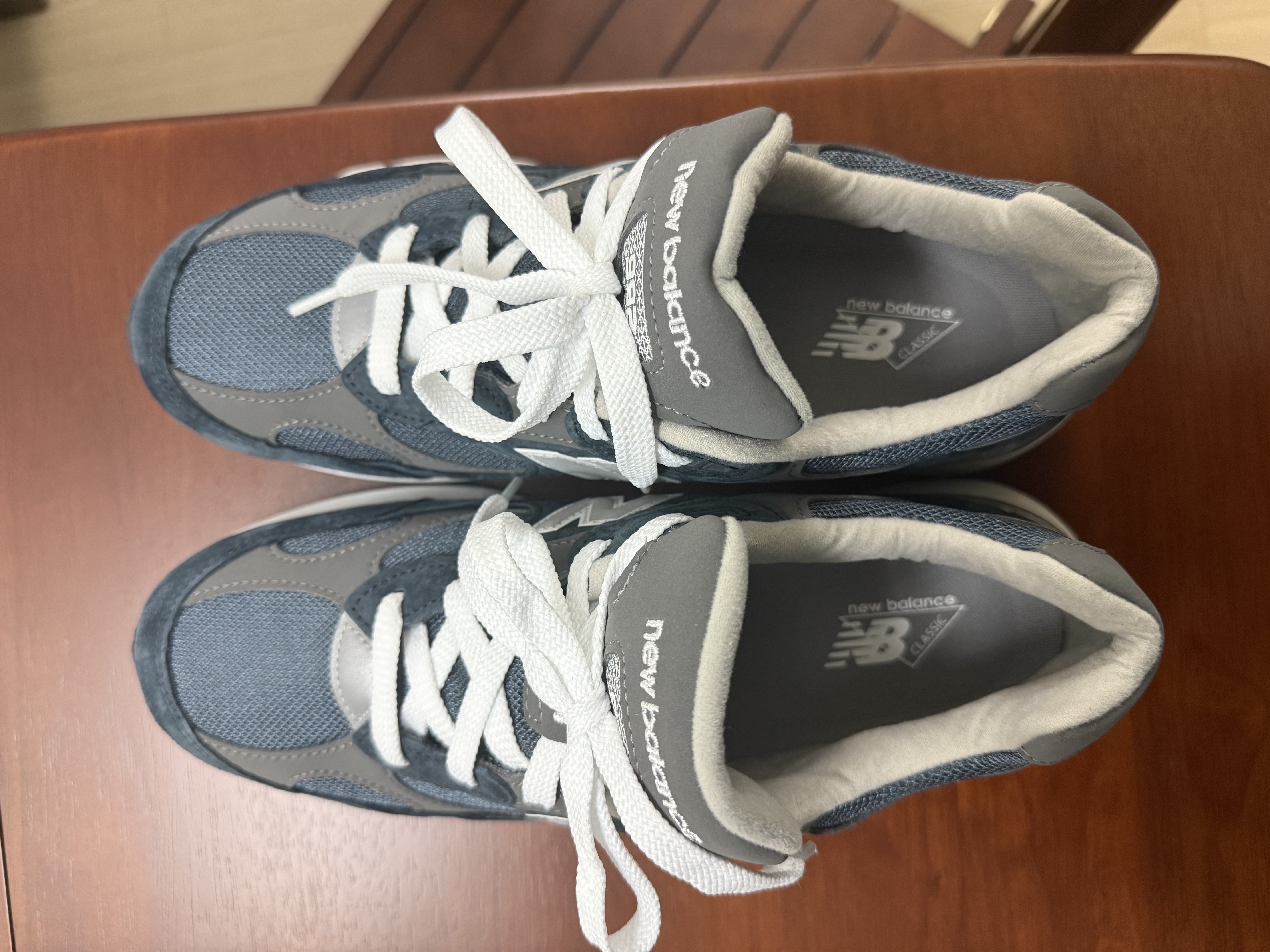 New Balance 992 Made in USA Core Navy 착용 스타일 - 5