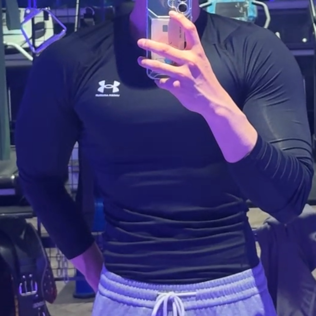Under Armour HeatGear Long Sleeve Black 착용 스타일