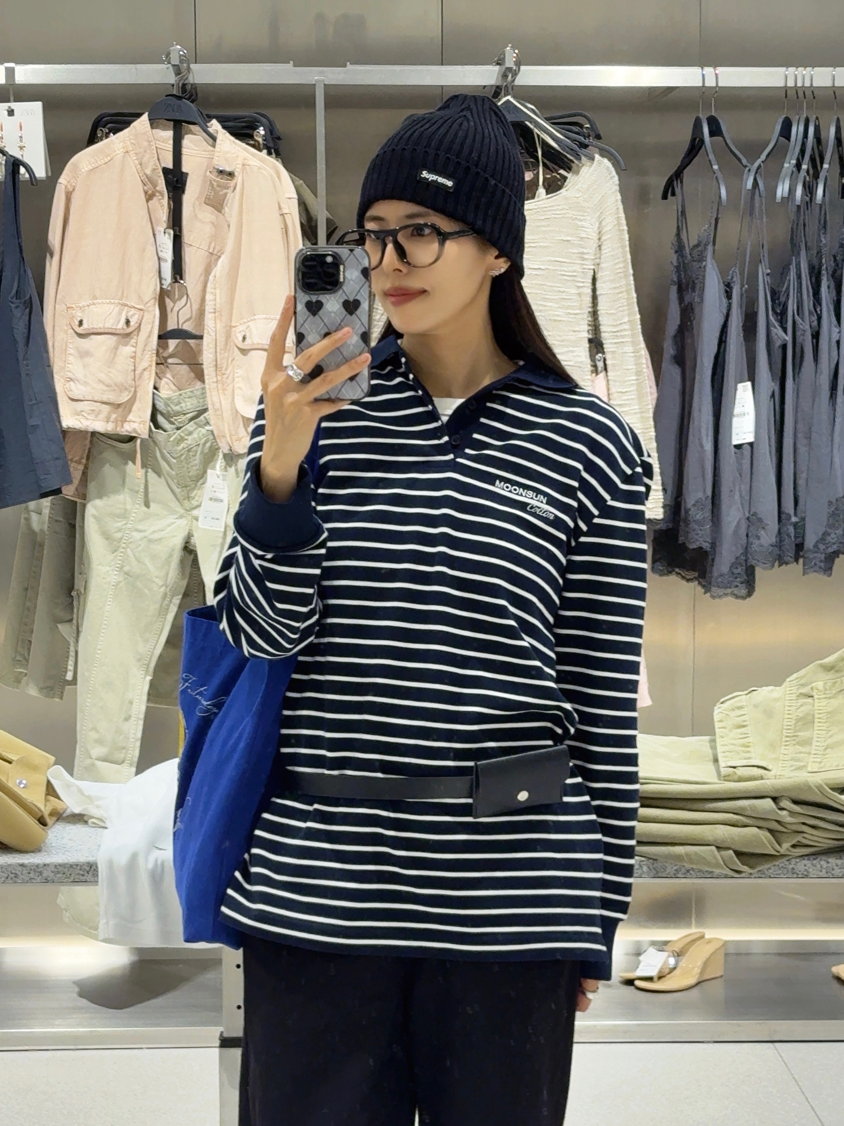 Supreme Overdyed Beanie Black, Hangle Round Geek Chic Black Hype Hangle 착용 스타일 - 1