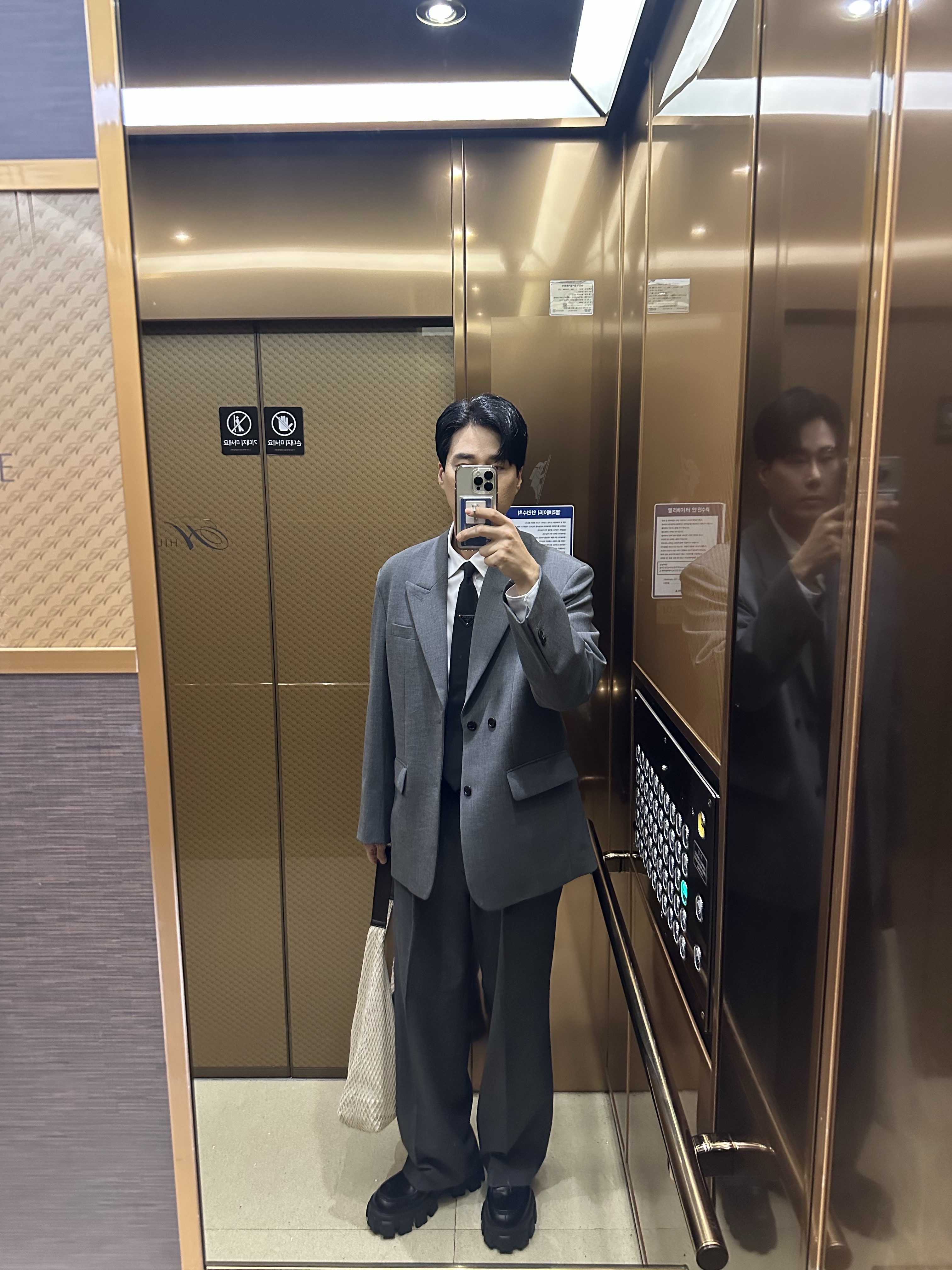 Prada Re-Nylon Gabardine Tie Black, Prada Monolith Brushed Leather Loafers Black 착용 스타일