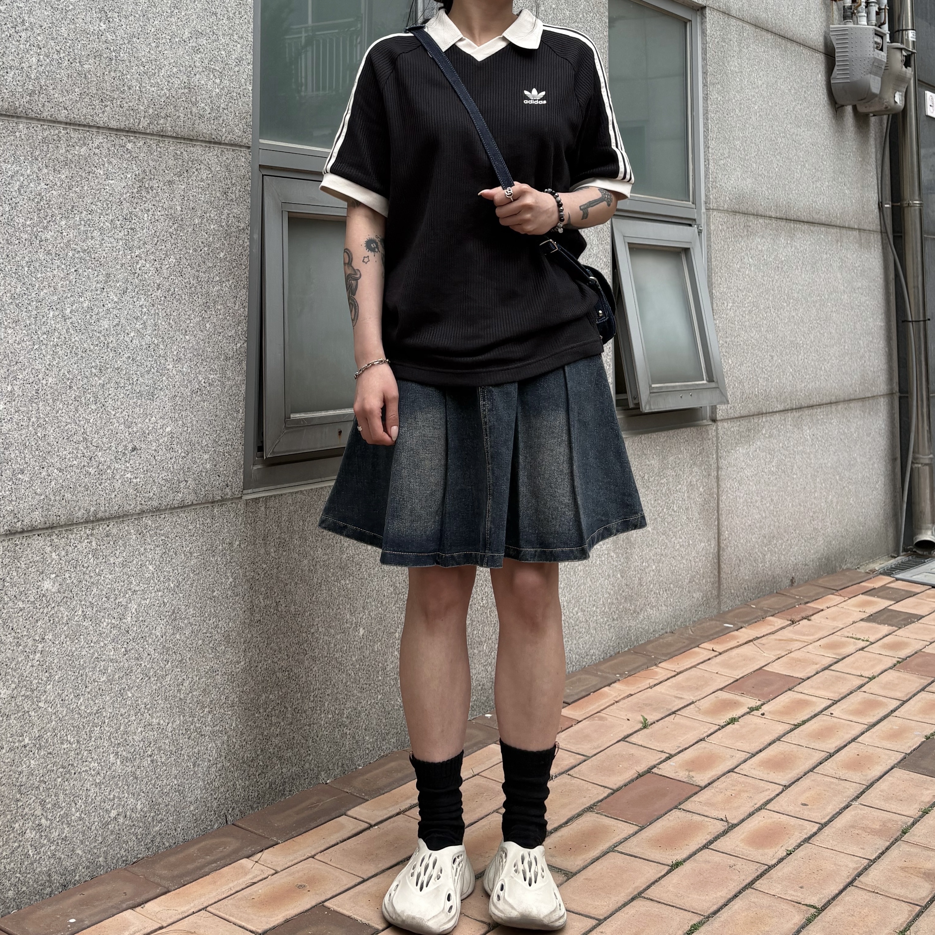 Adidas Waffle Short Sleeve Polo Shirt Black - KR Sizing, Adidas Yeezy Foam RNNR Sand 착용 스타일