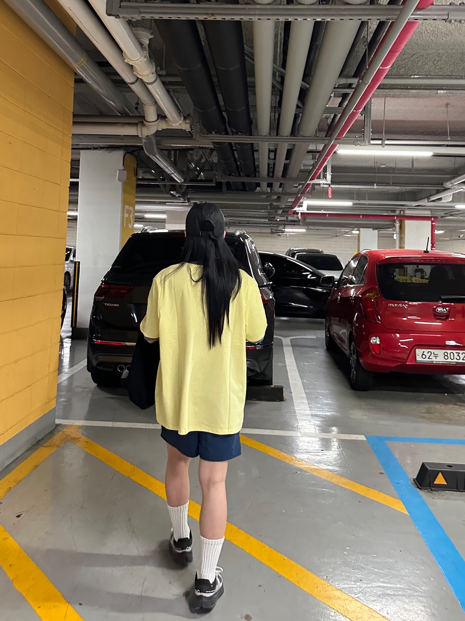 On Running Cloudsurfer Next Lumos Black Dew, [KREAM 단독] RWR x MEHR Ringer T-Shirt Yellow 착용 스타일 - 5