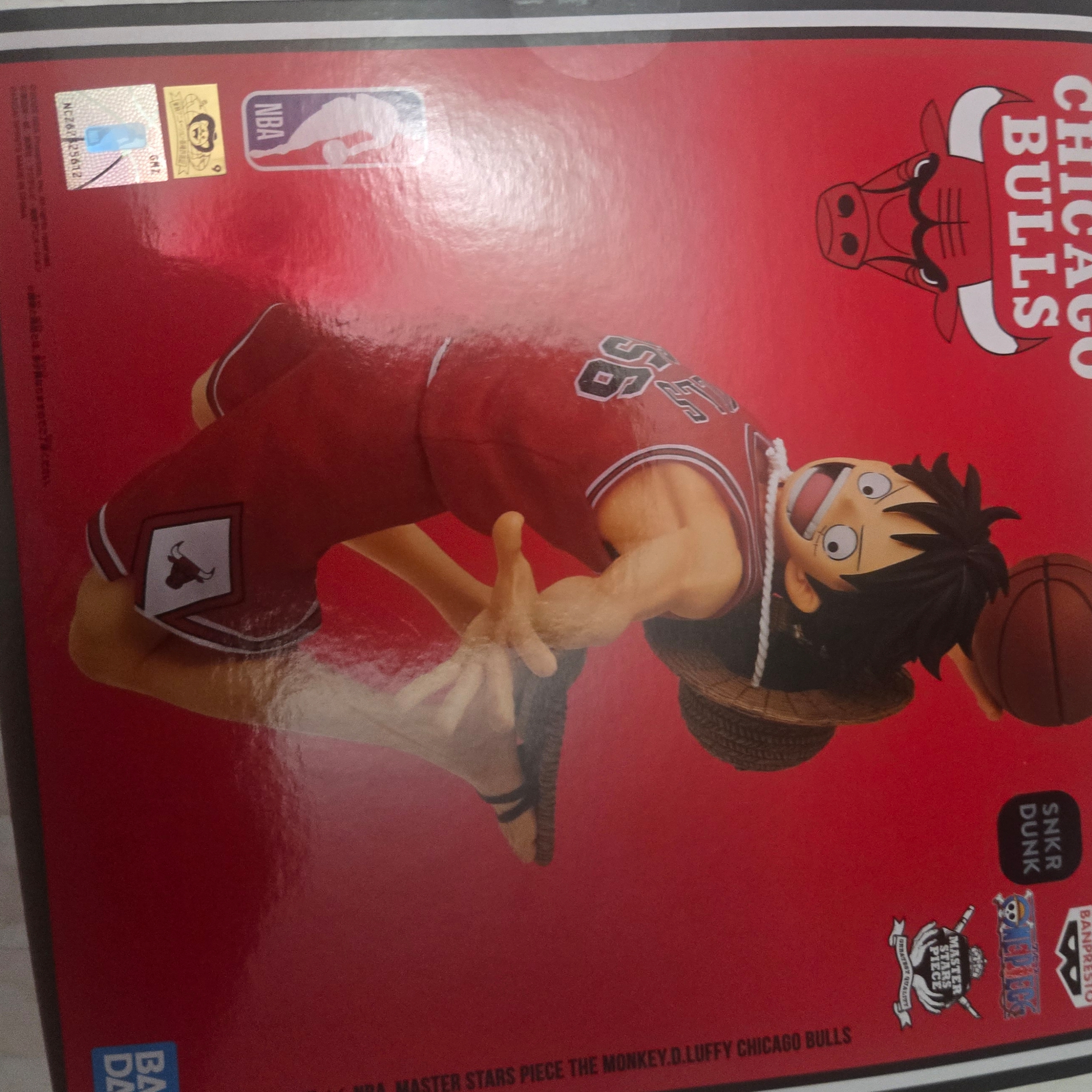 Bandai One Piece x NBA Master Stars Piece The Monkey D. Luffy Chicago Bulls Figure 착용 스타일 - 1