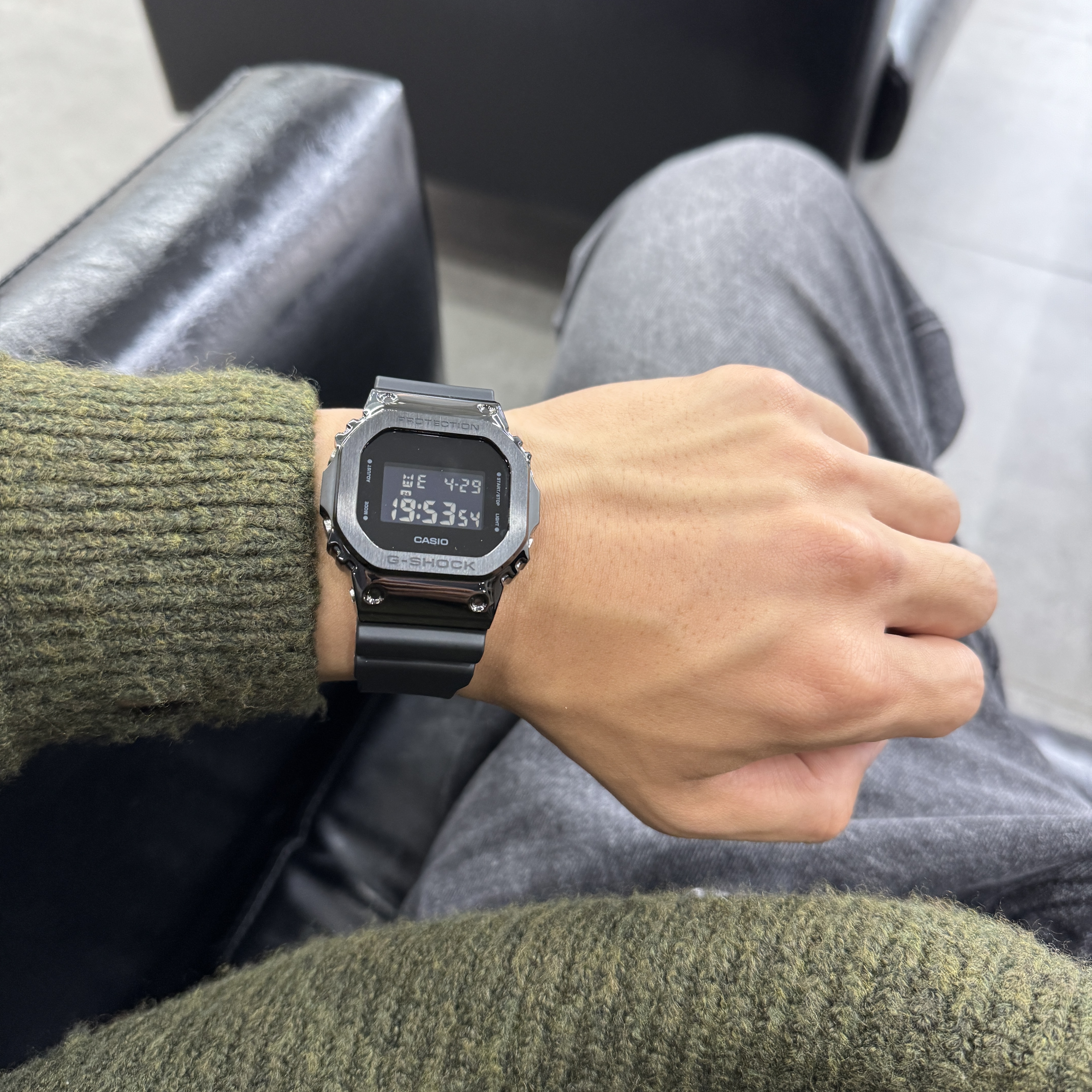 Casio G-Shock GM-5600UB-1 착용 스타일 - 1