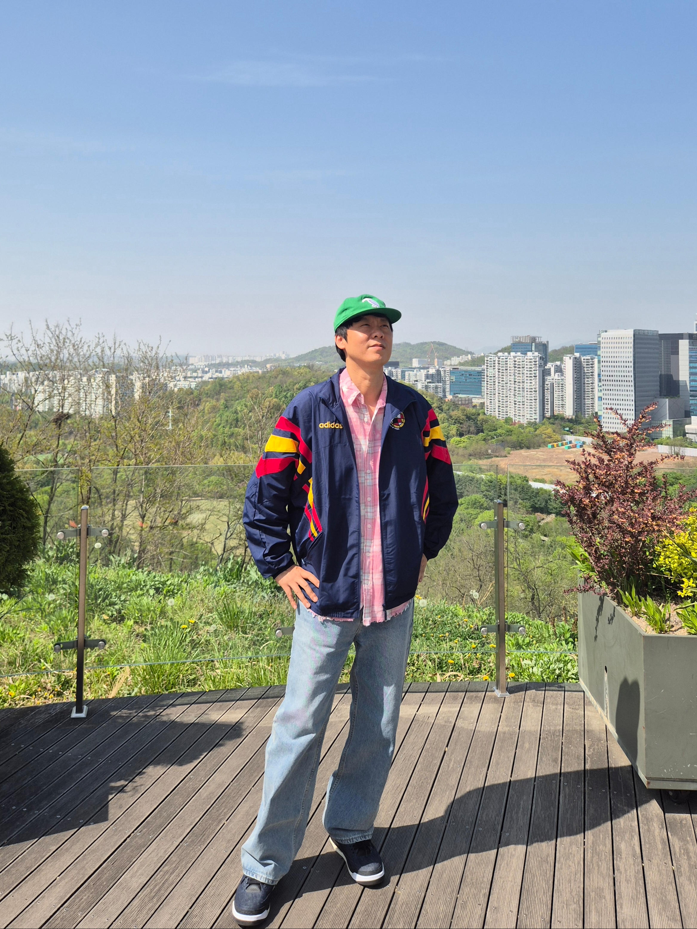 Adidas Spain 1996 Woven Track Jacket Night Indigo - KR Sizing, Jordan 3 x Levi’s Indigo and Gym Red 착용 스타일 - 3