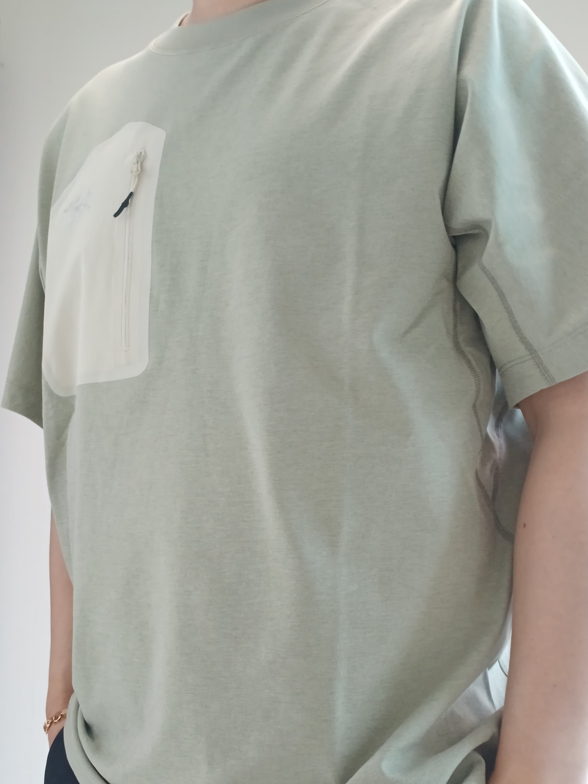 Arc'teryx Konseal Pocket SS T-Shirt Habitat 착용 스타일 - 4