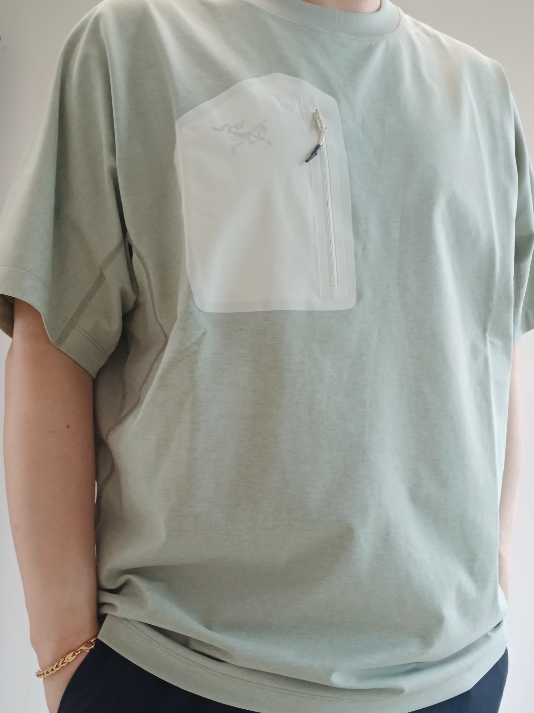 Arc'teryx Konseal Pocket SS T-Shirt Habitat 착용 스타일 - 1