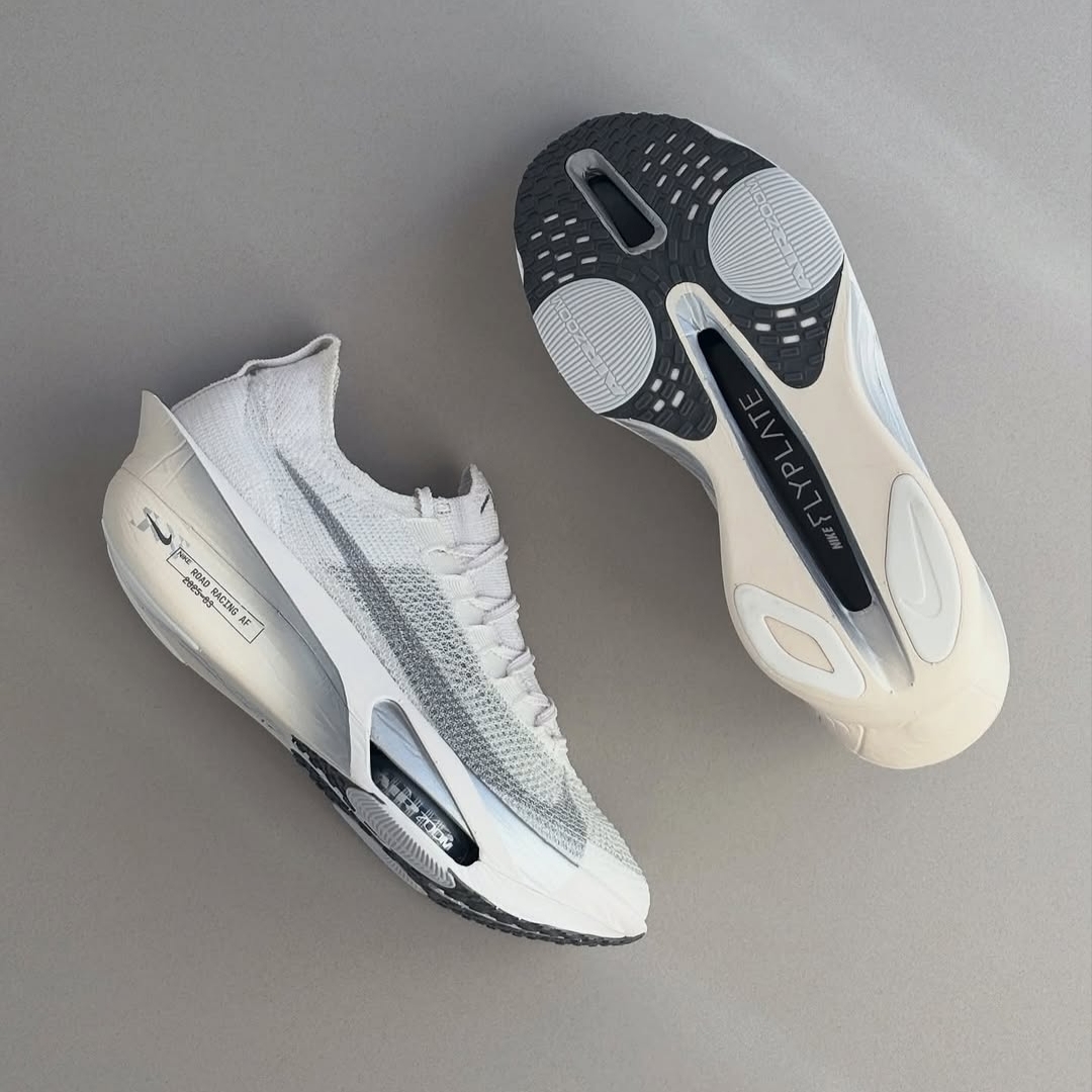 Nike Air Zoom Alphafly Next% 3 Platinum Tint Reflect Silver 착용 스타일