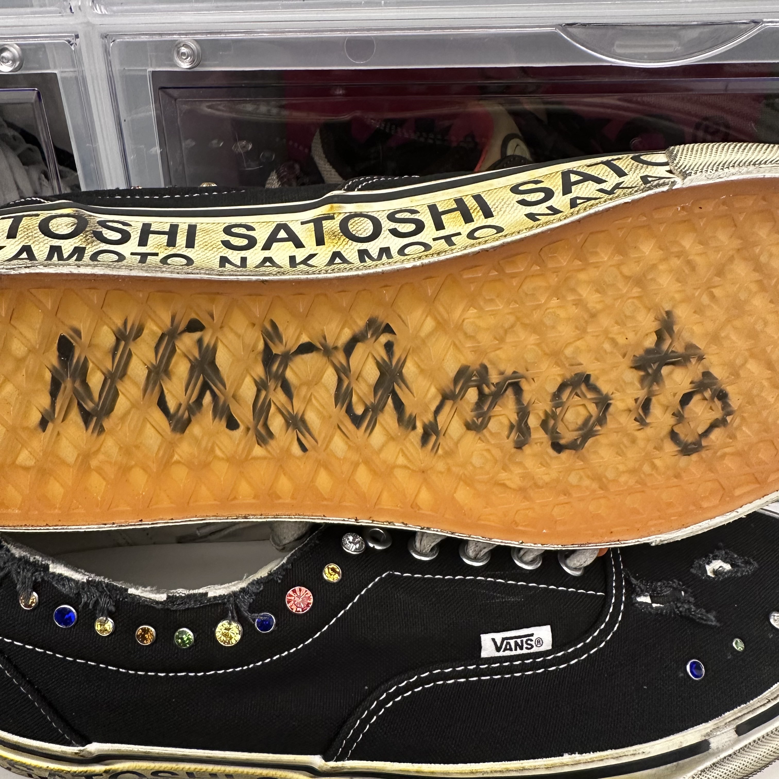 Vans x Satoshi Nakamoto OTW Era 95 Gems Black 착용 스타일 - 2