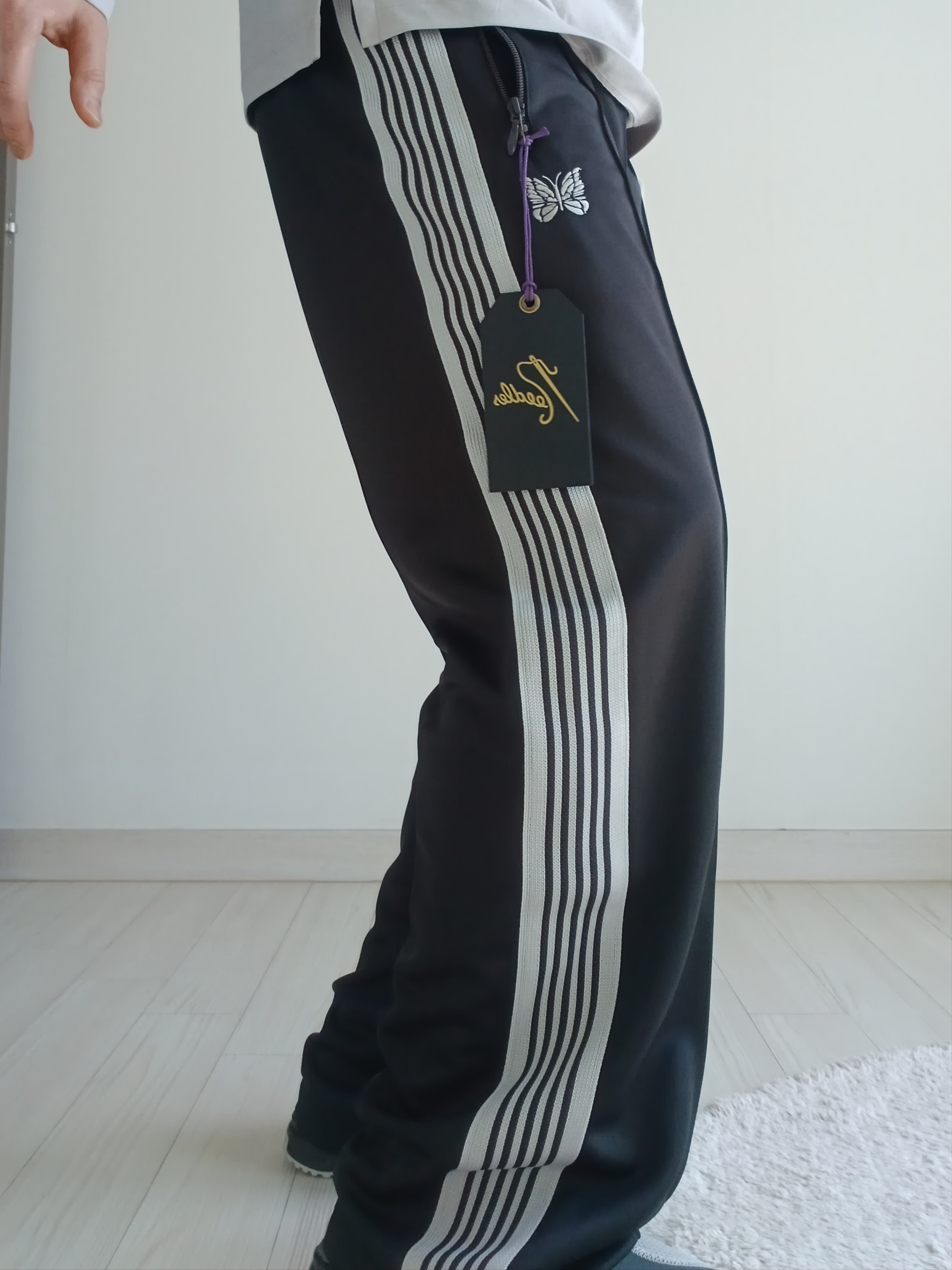 Needles Track Pant Poly Smooth Charcoal, Salomon RX Slide 3.0 Urban Chic Lunar Rock 착용 스타일 - 9