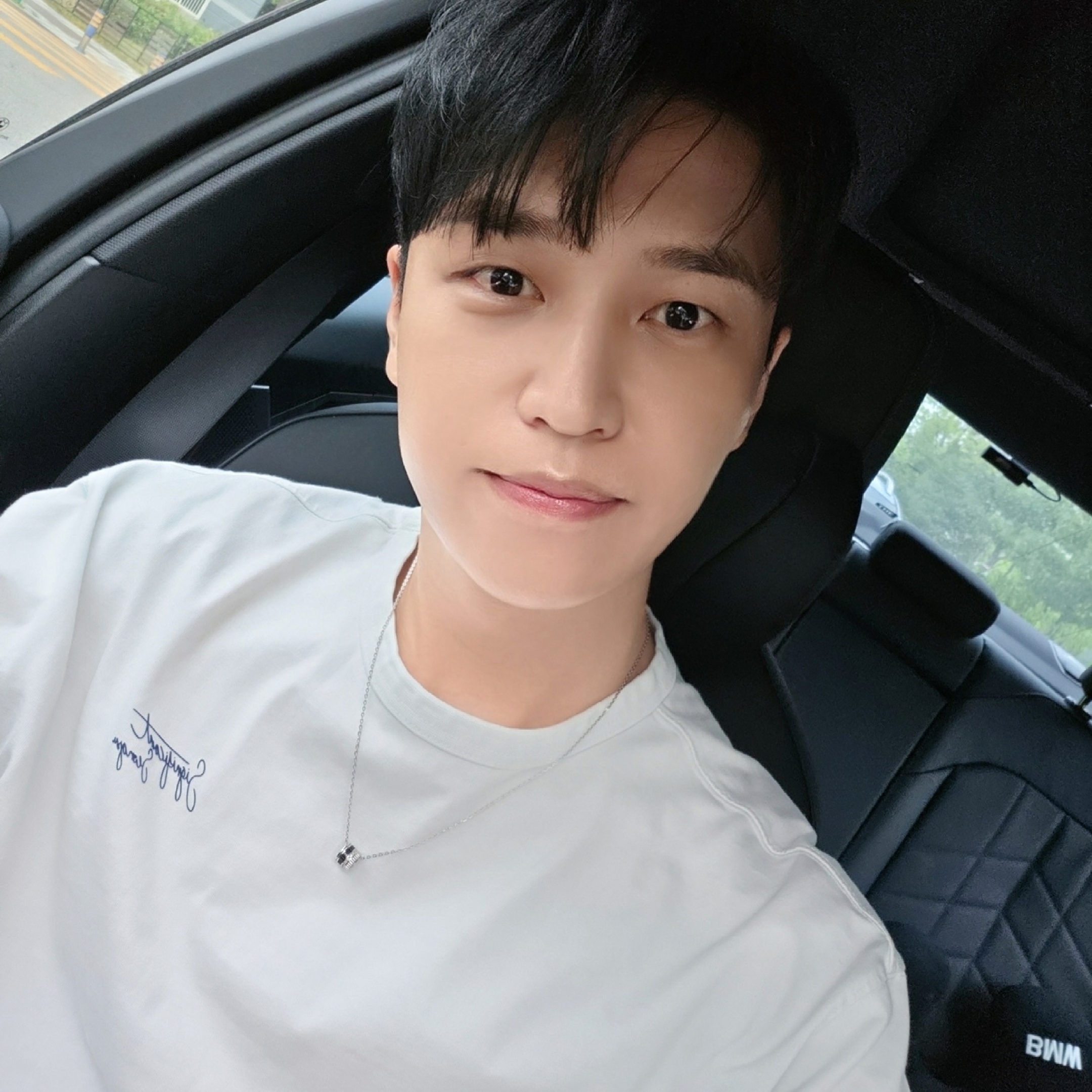 Ader Error Sig; Seongsu Exclusive T-Shirt 01 White 착용 스타일