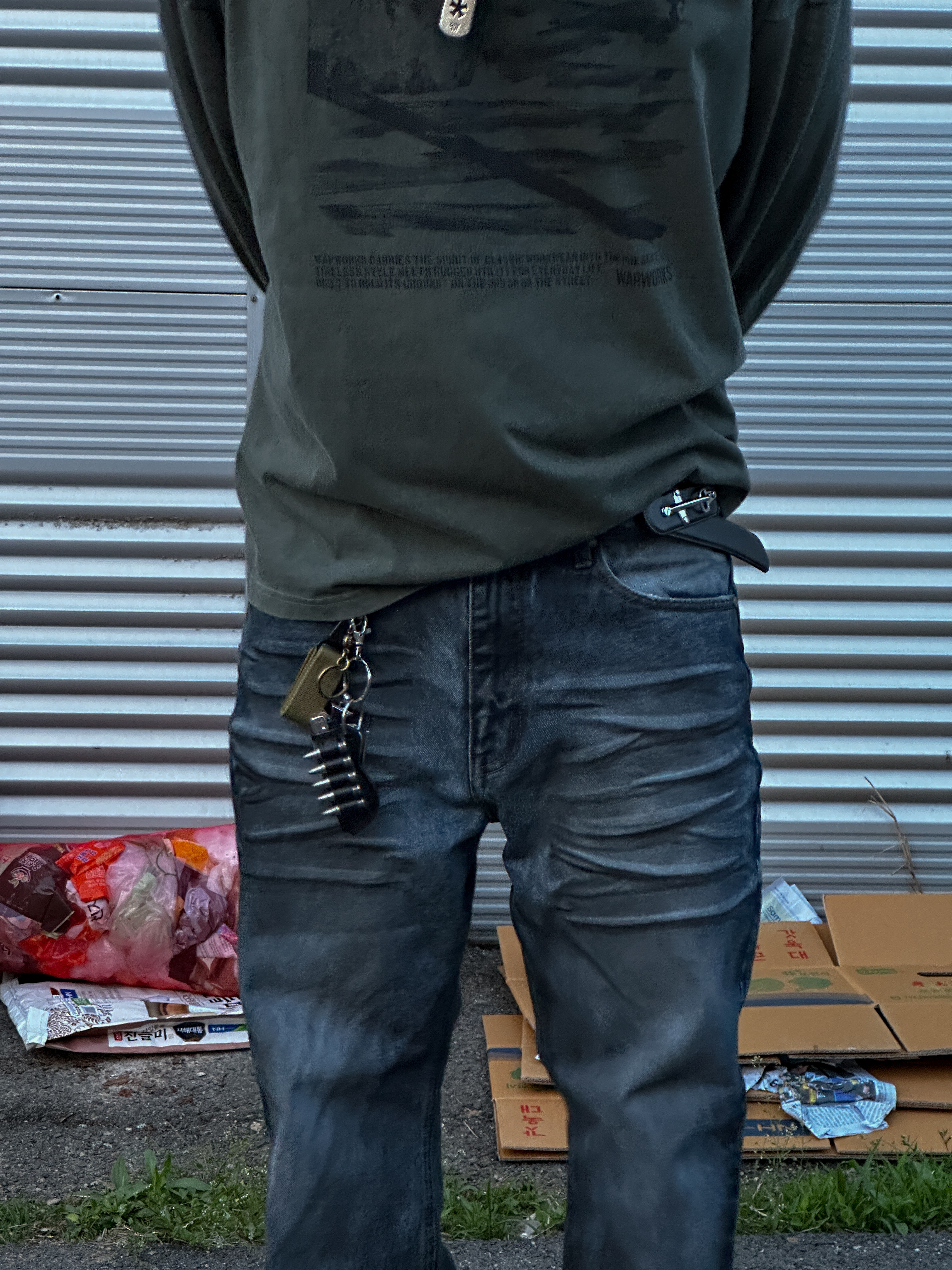 Vans LX Old Skool Flame Black Orange, Wapworks Wp Military Shirring Crop Crewneck Khaki 착용 스타일 - 4