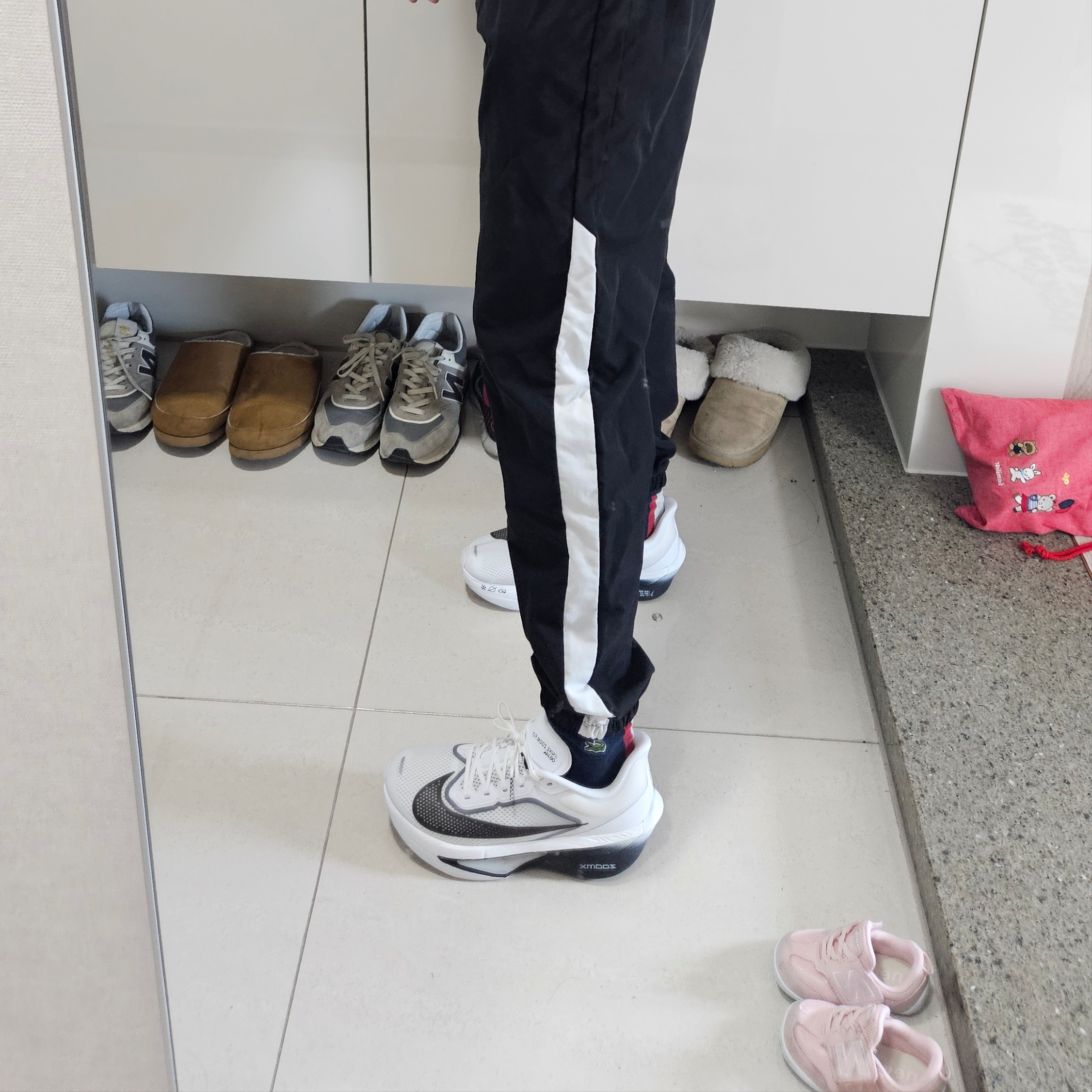 Nike Zoom Fly 6 White Smoke Grey 착용 스타일 - 2