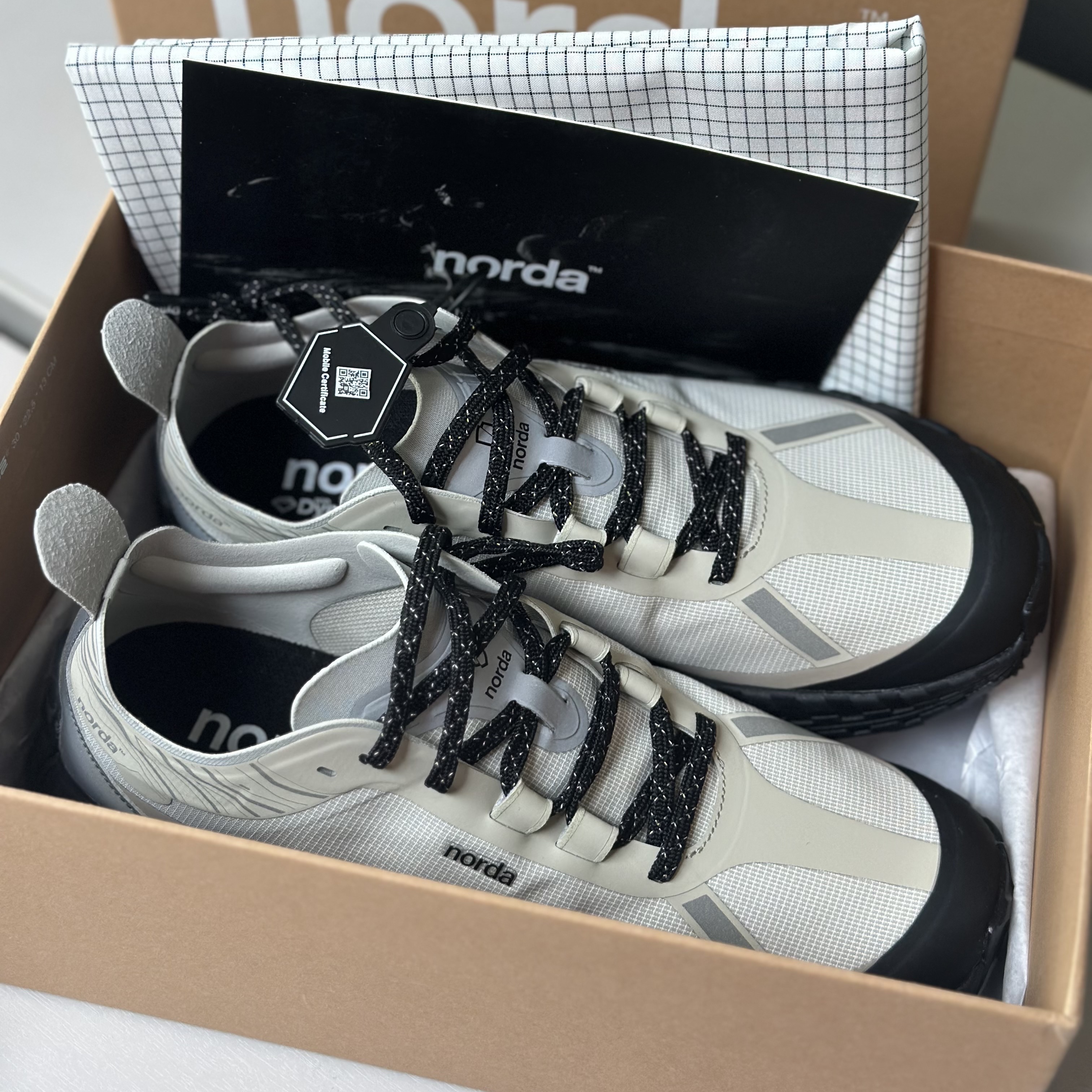 Norda 001/A Cinder 착용 스타일 - 1