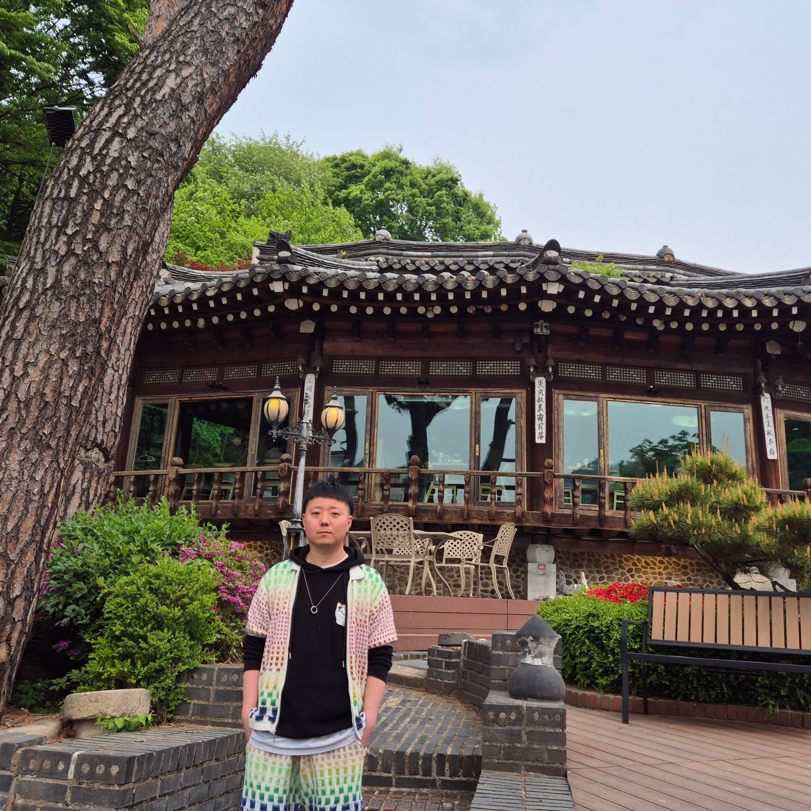 Supreme Gradient Grid Zip Up Polo Natural - 23SS, Supreme Gradient Grid Knit Shorts Natural - 23SS 착용 스타일 - 1