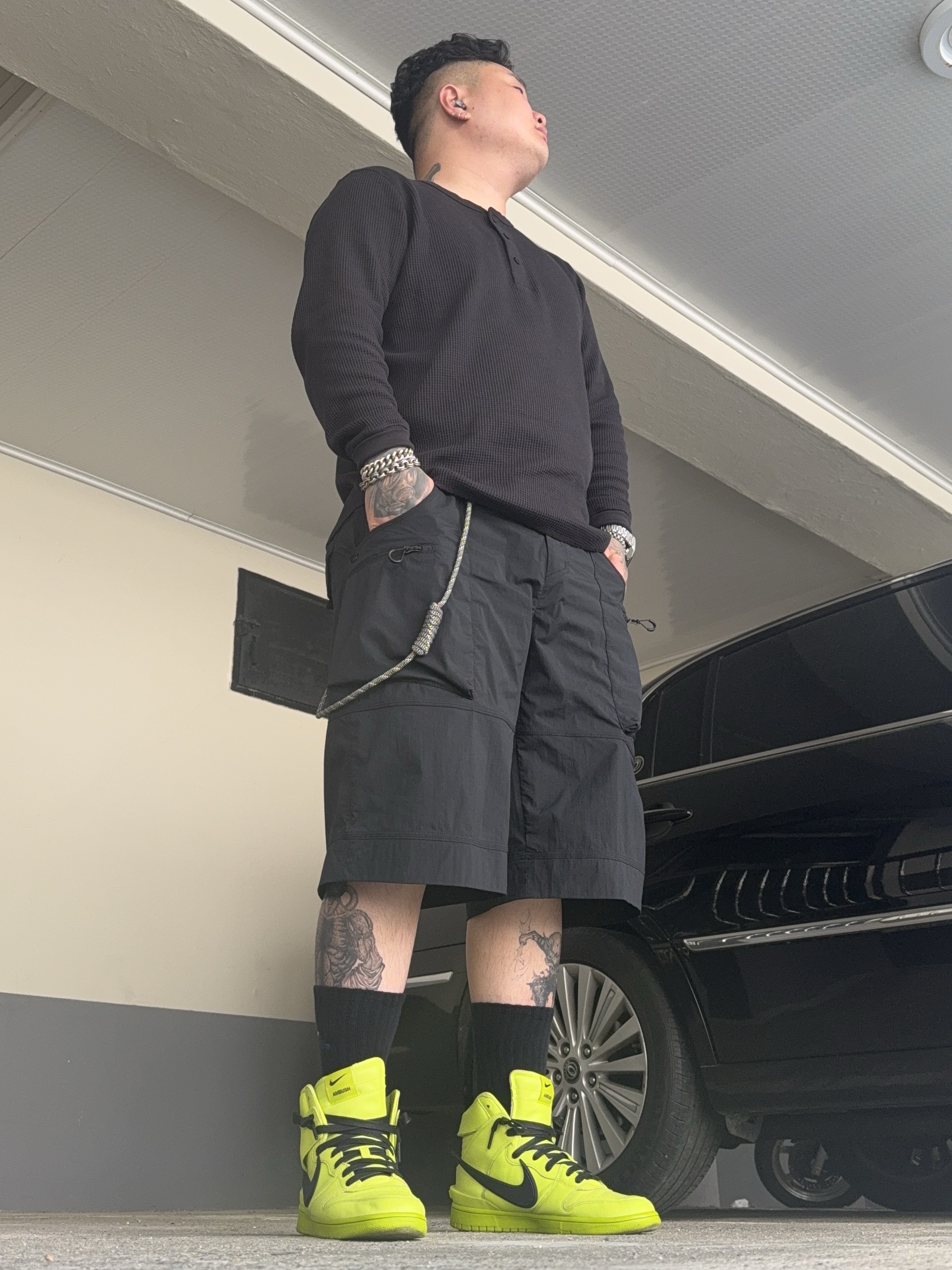 Uniqlo Waffle Henley Neck Long Sleeve T-Shirt Black - KR, Salomon Pinnacle LT Shorts Black 착용 스타일