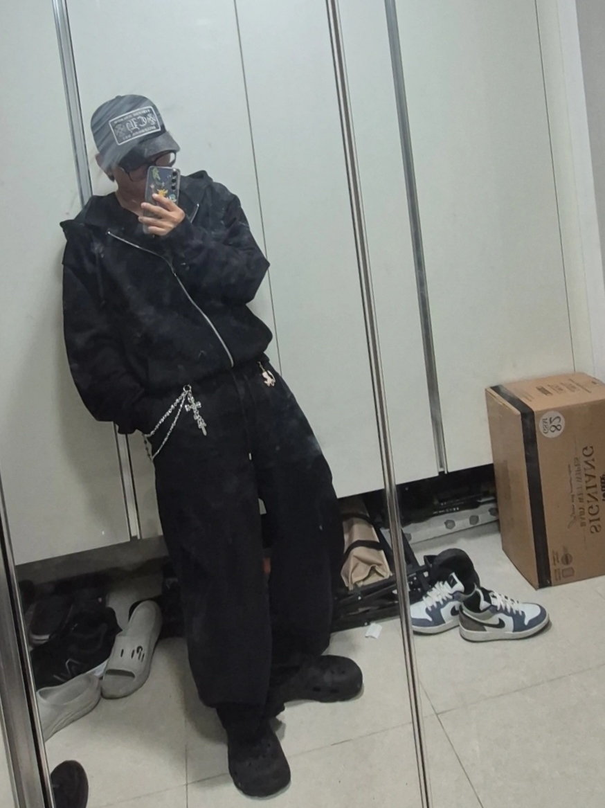 Chrome Hearts CH Hollywood Trucker Hat Black 착용 스타일