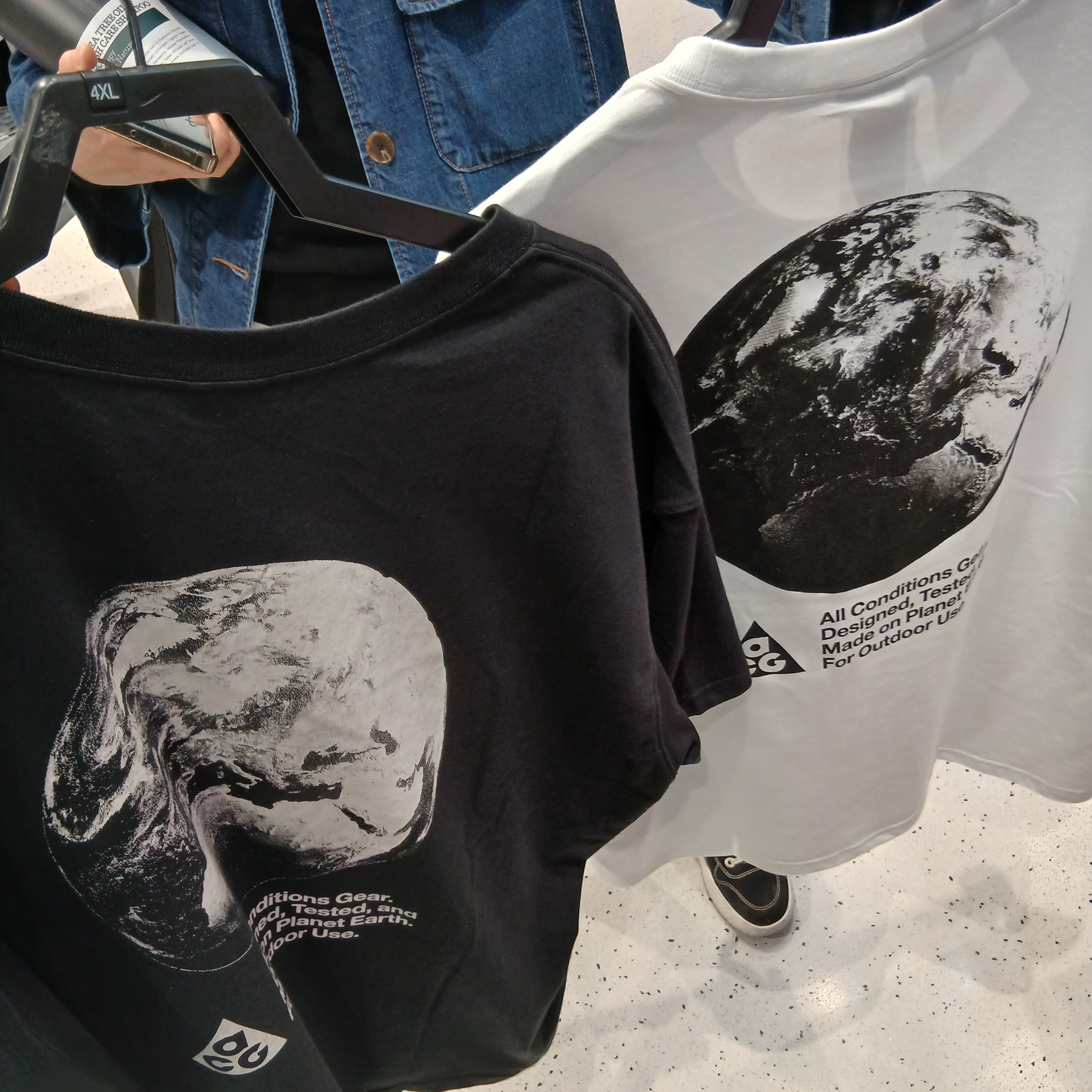 Nike ACG Dri-Fit T-Shirt Summit White - Asia, Nike ACG Dri-Fit T-Shirt Black - Asia 착용 스타일 - 2