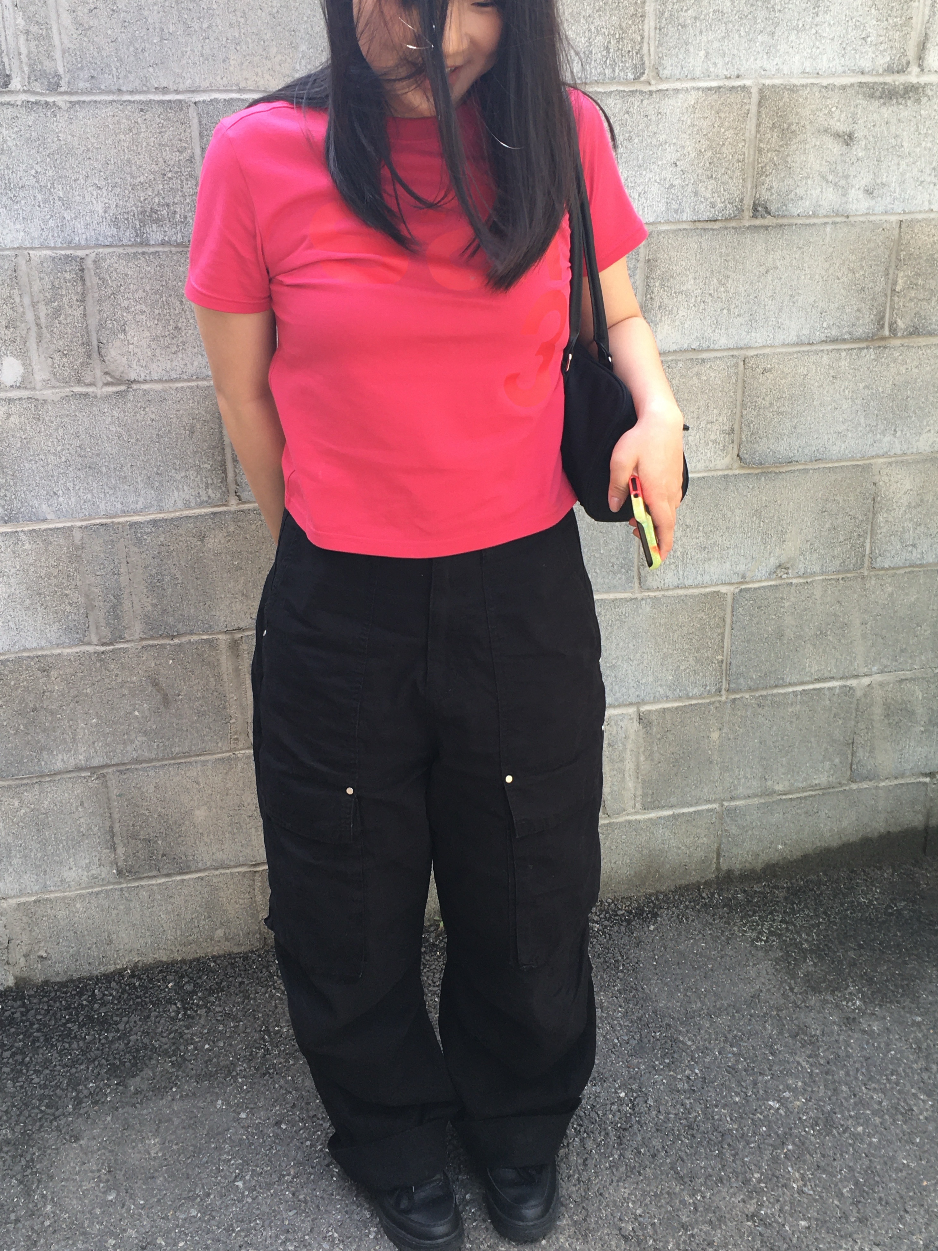 [KREAM 단독] Safarispot 1/2 Basic Safari T-Shirt Red, Matin Kim Sporty Tote Bag Black 착용 스타일
