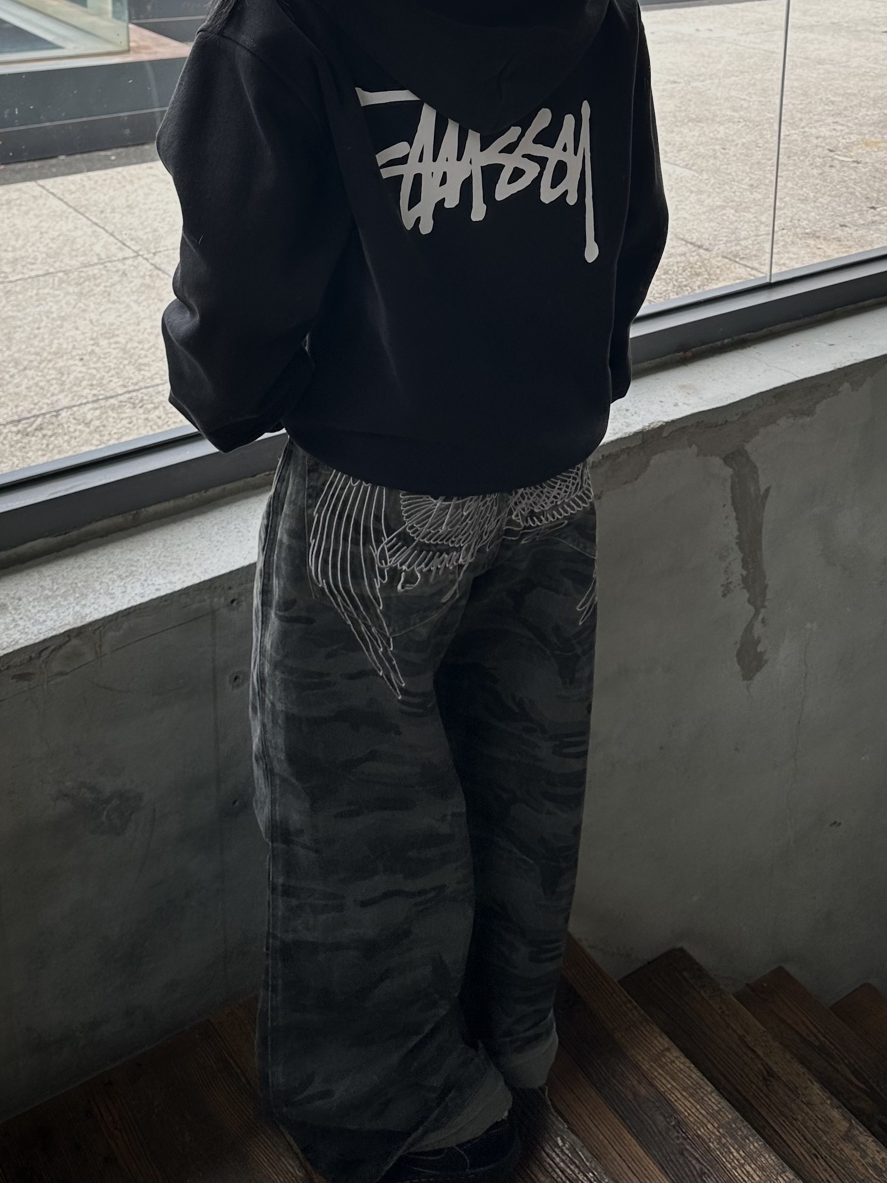 Jordan 1 x Travis Scott Retro Low OG SP Black Phantom, Stussy Basic Zip Hoodie Black 착용 스타일 - 4