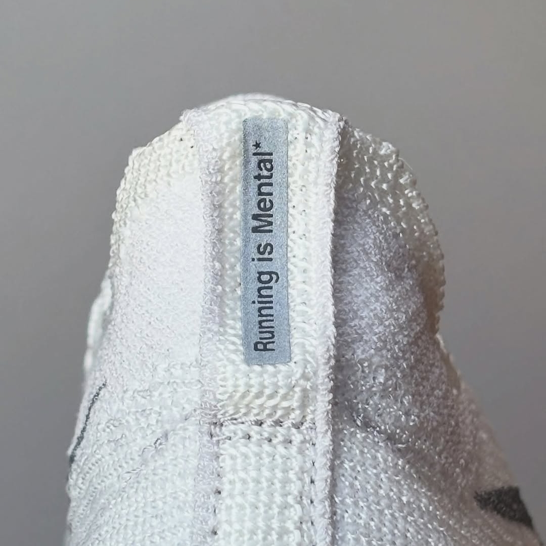 Nike Air Zoom Alphafly Next% 3 Platinum Tint Reflect Silver 착용 스타일
