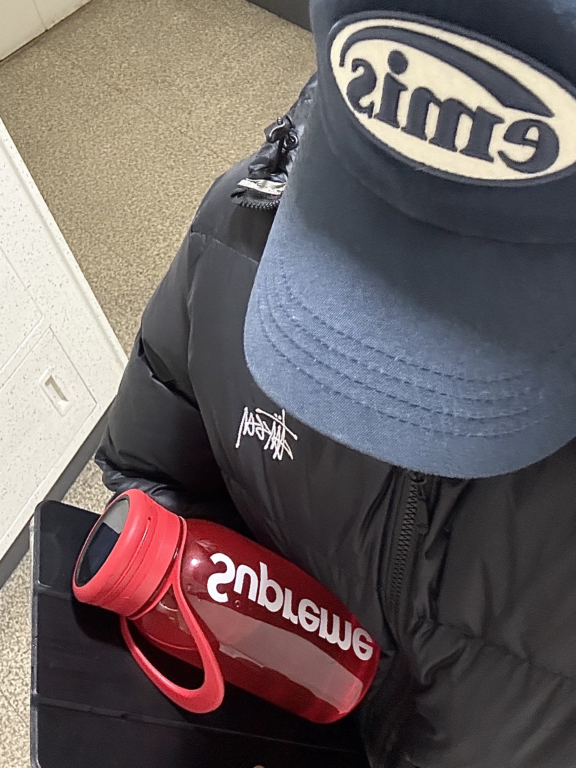 Stussy Down Parka Micro Ripstop Phantom Black, Emis Tone On Tone Wappen Ball Cap Navy 착용 스타일 - 1