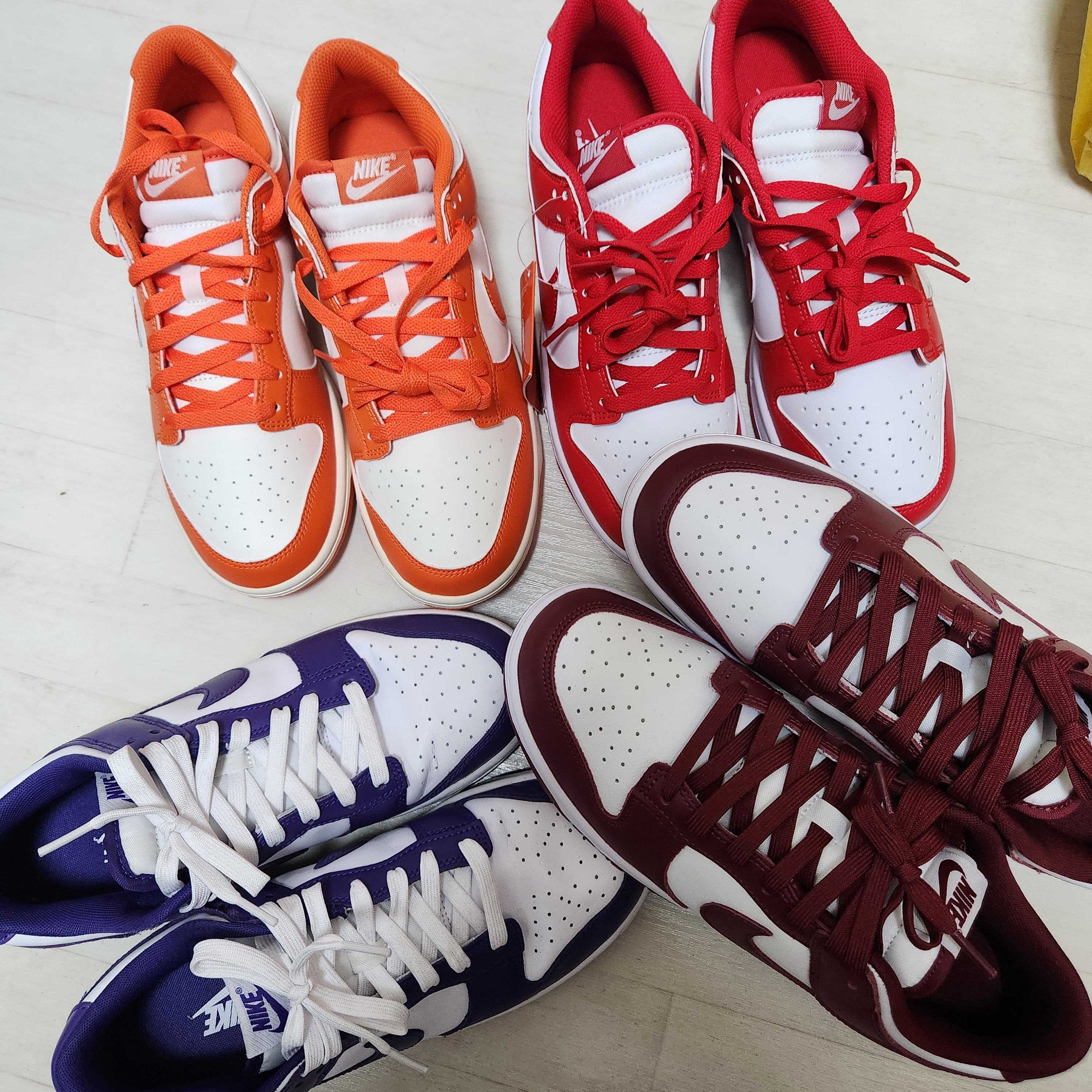 Nike Dunk Low Retro Team Red, Nike Dunk Low Retro Championship Court Purple 착용 스타일