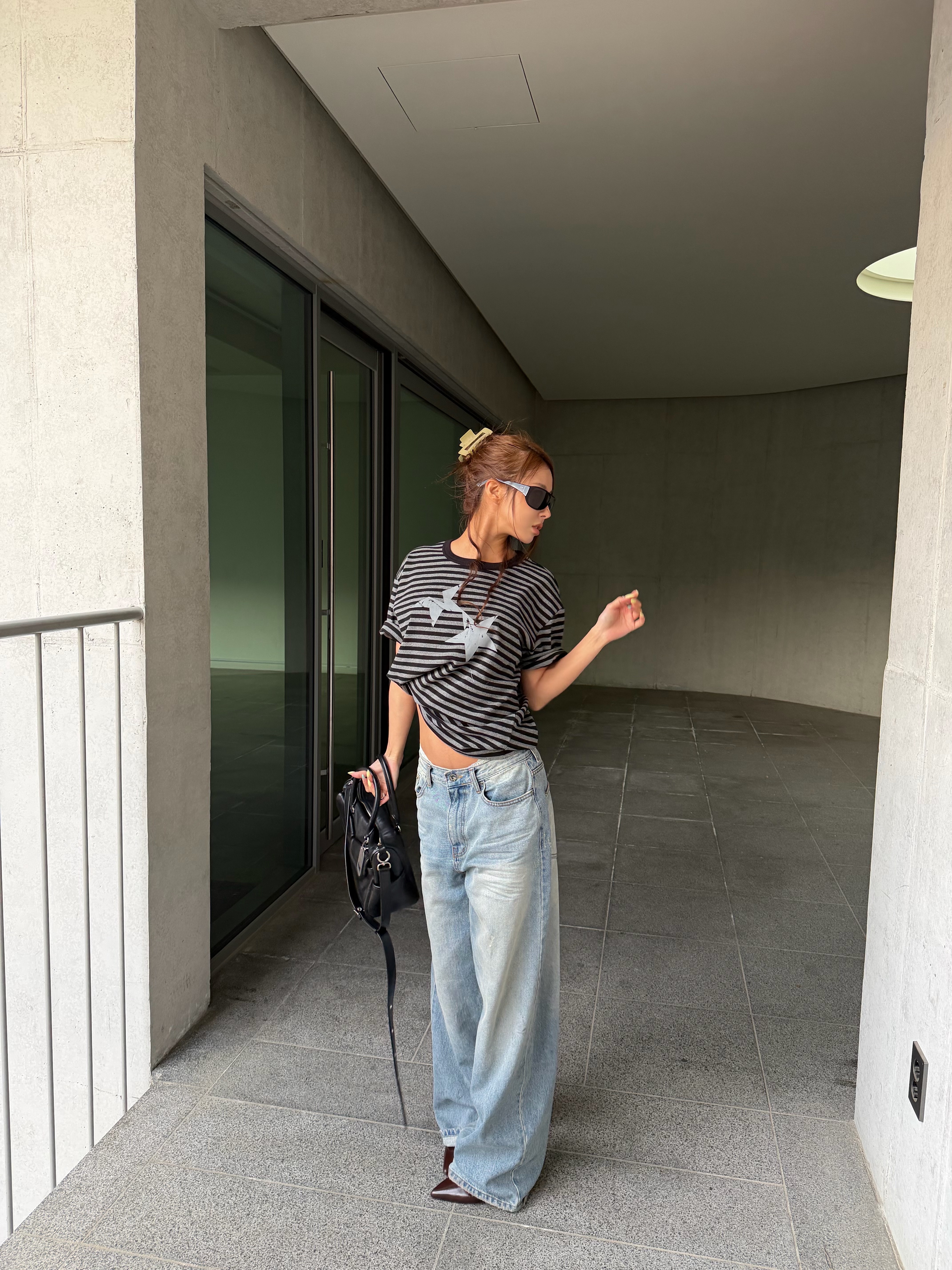[KREAM 단독] CAVISH Striped Twin Star Ringer SS Tee Black 착용 스타일 - 6