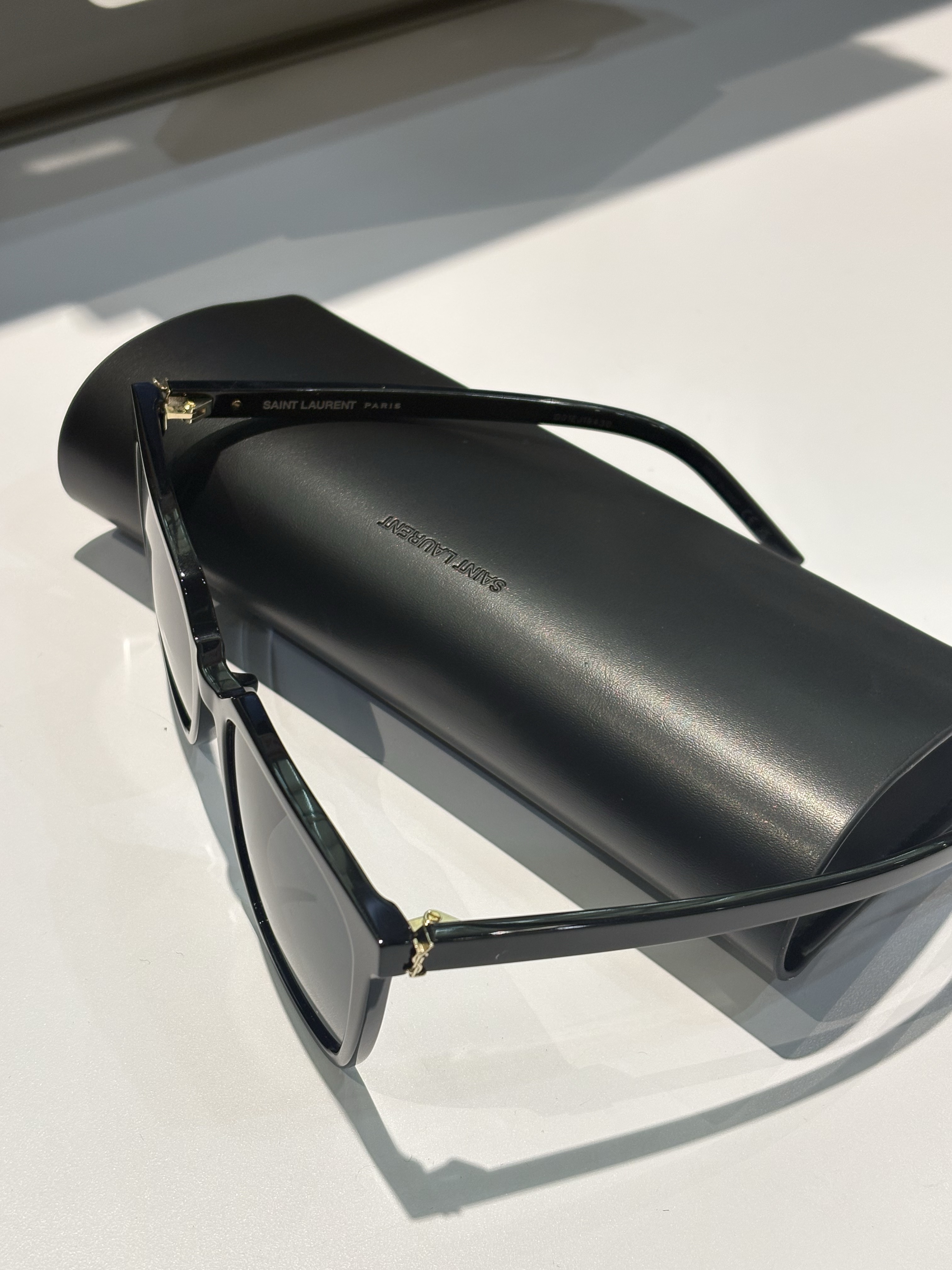 Saint Laurent SL M146/K Sunglasses Black Light Gold Black 착용 스타일