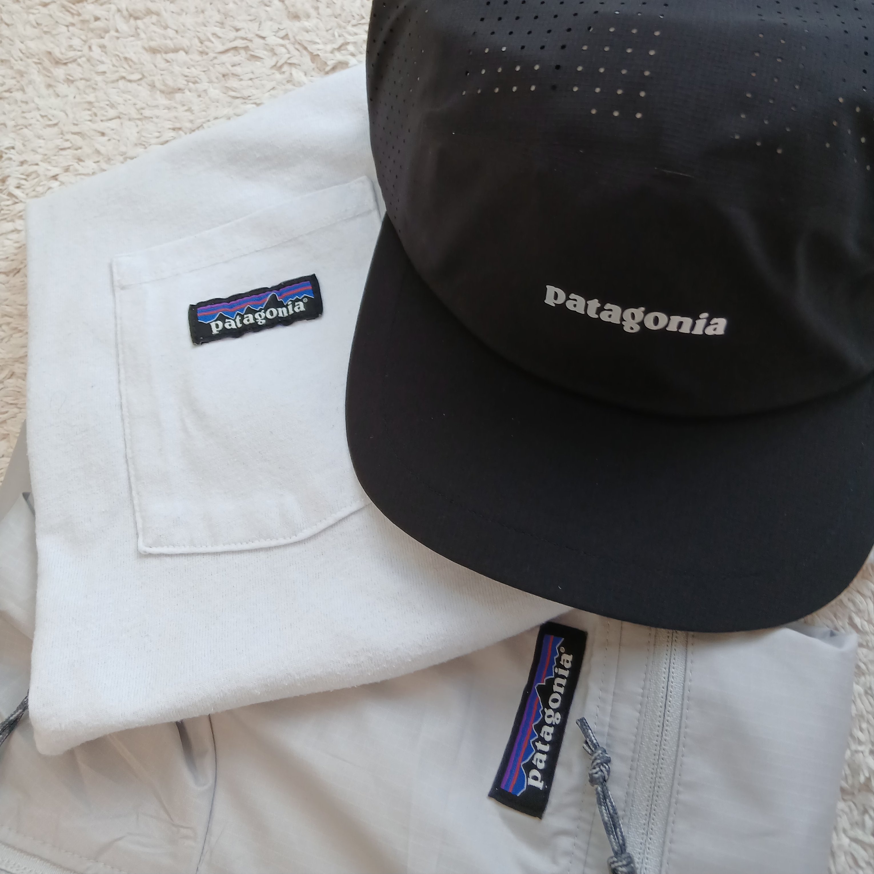 Patagonia Light Variable Jacket Crisp Grey, Patagonia Daily Pocket Short Sleeve T-Shirt Birch White 착용 스타일 - 7