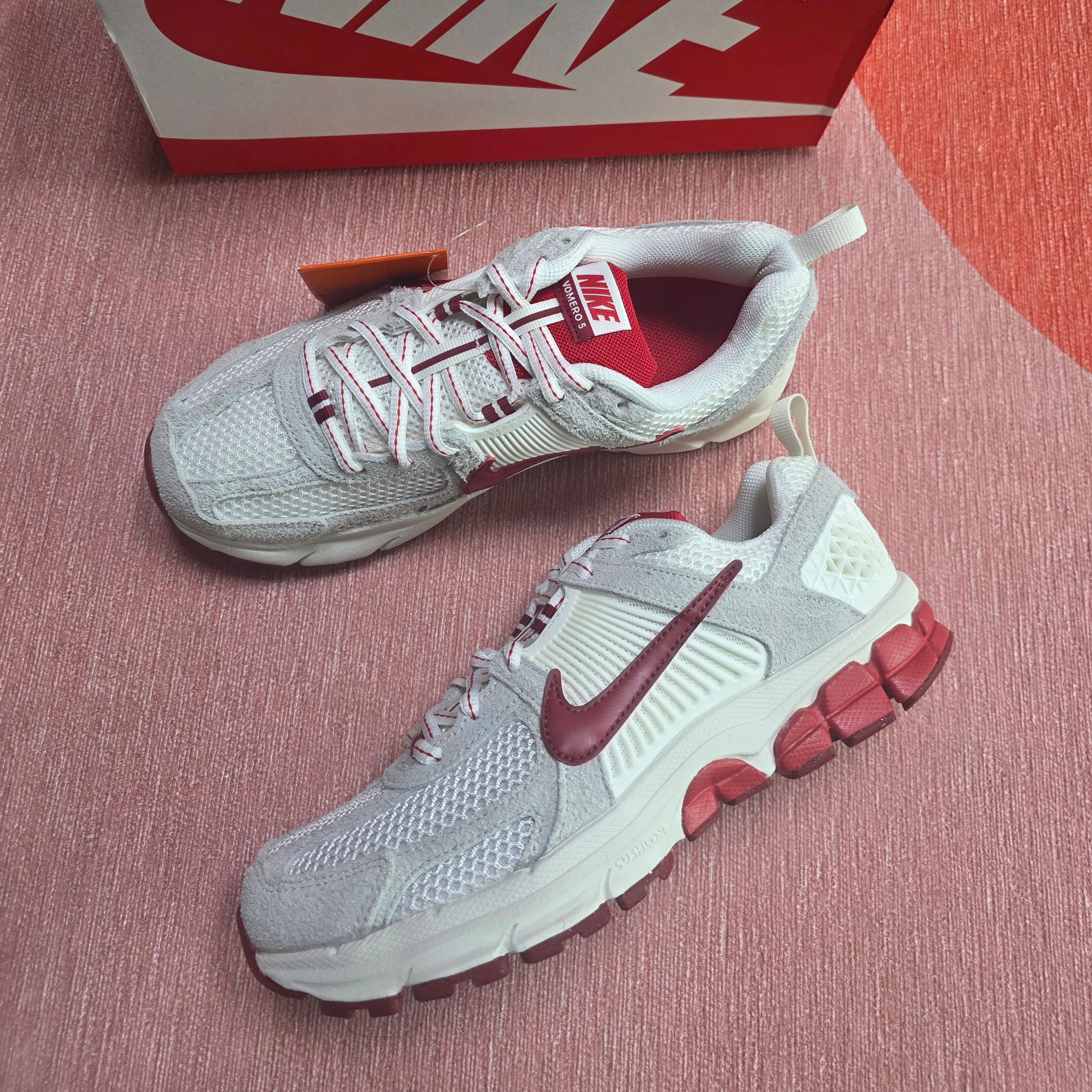 (GS) Nike Air Force 1 LV8 White University Red 착용 스타일 - 2