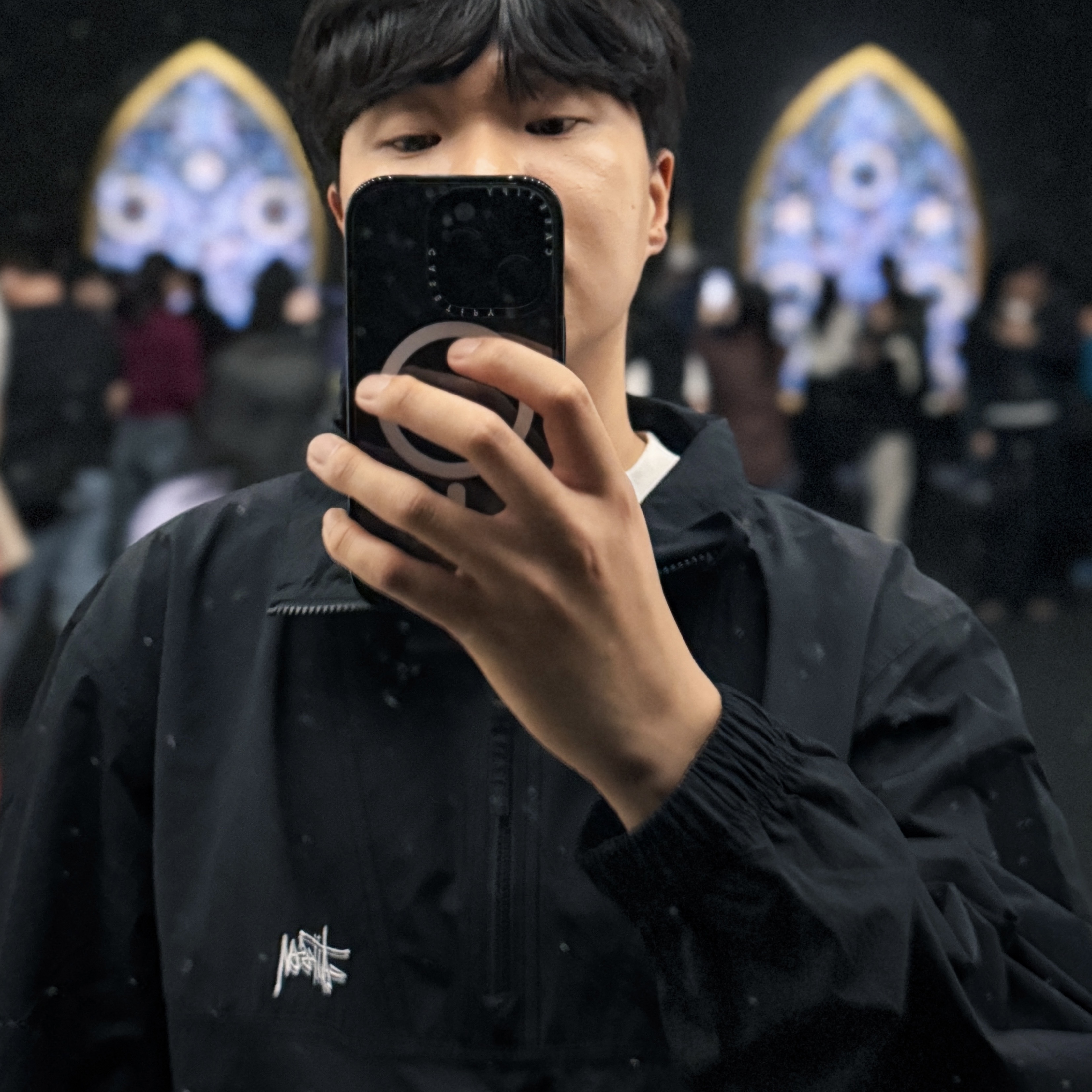 Casetify Custom iPhone MagSafe Impact Case Clear Black, Stussy Warm Up Pullover Black 착용 스타일
