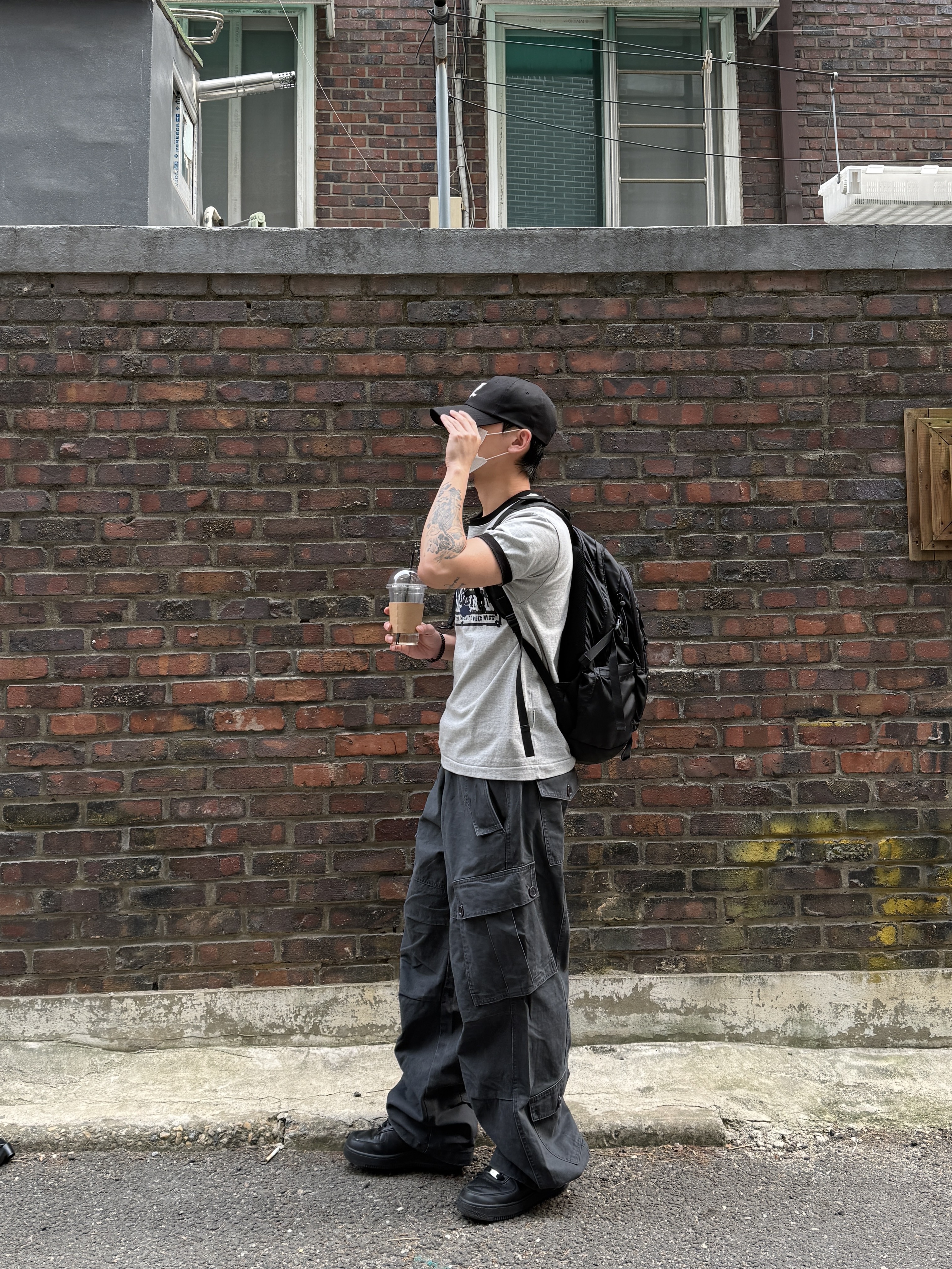 Nike Air Force 1 '07 Low Triple Black, [KREAM 단독] Thevinylhouse Cowboy Pictogram Ringer Tee Black 착용 스타일 - 3