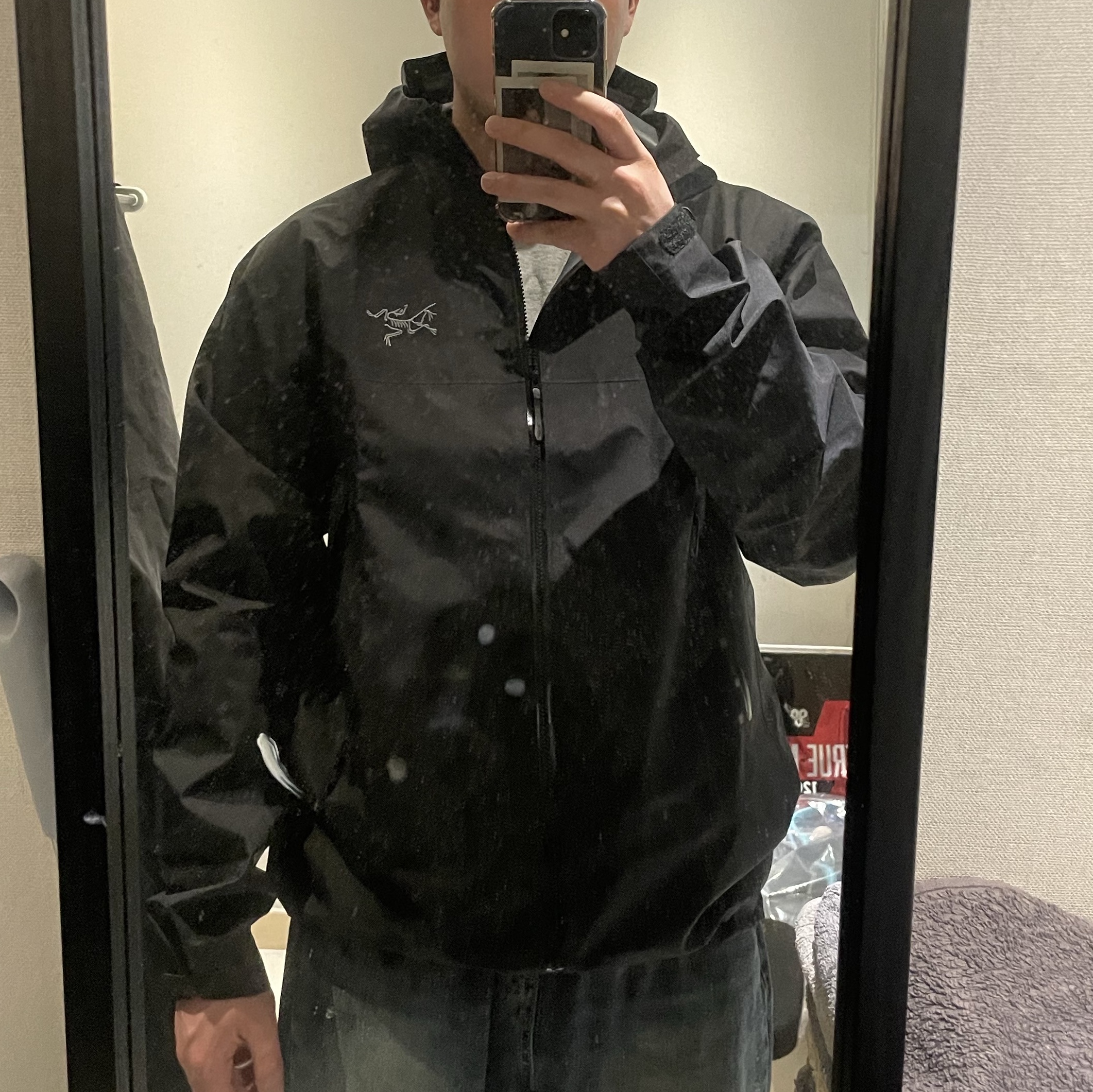 Arc'teryx Beta Jacket Black 착용 스타일 - 1