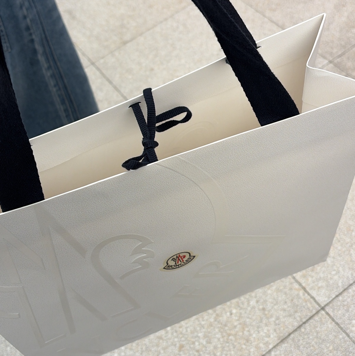 Moncler Logo Cotton Polo Shirt Black - 25FW 착용 스타일