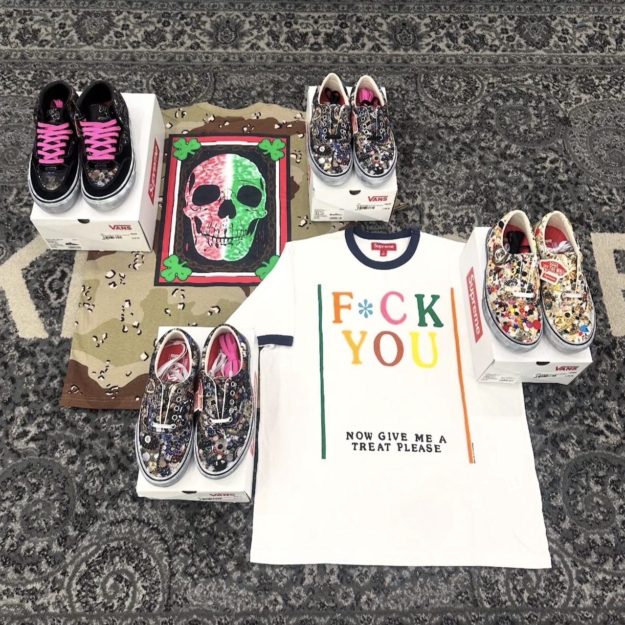 Supreme x Mike Kelley Ringer T-Shirt White - 26SS 착용 스타일