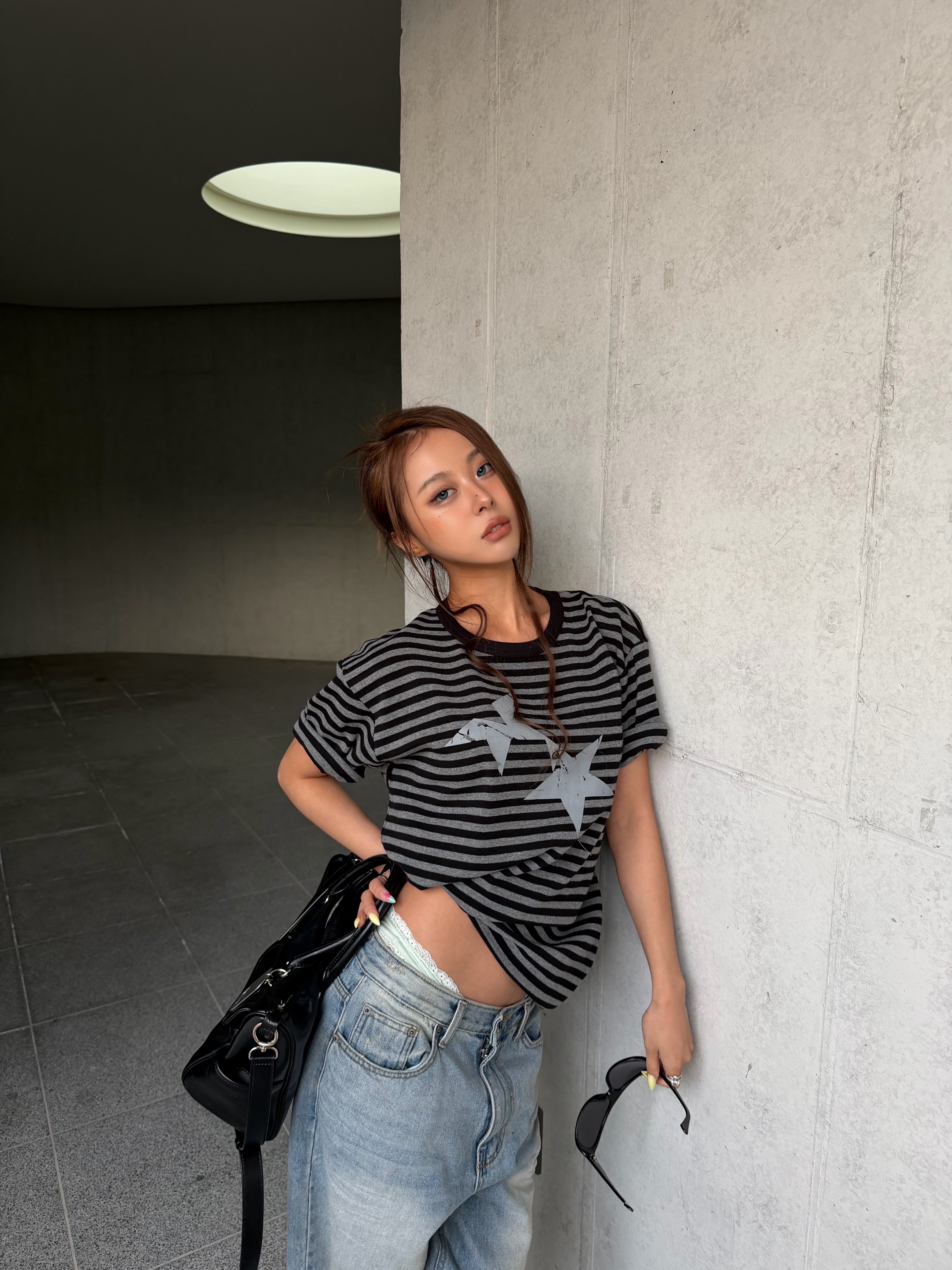 [KREAM 단독] CAVISH Striped Twin Star Ringer SS Tee Black 착용 스타일 - 7
