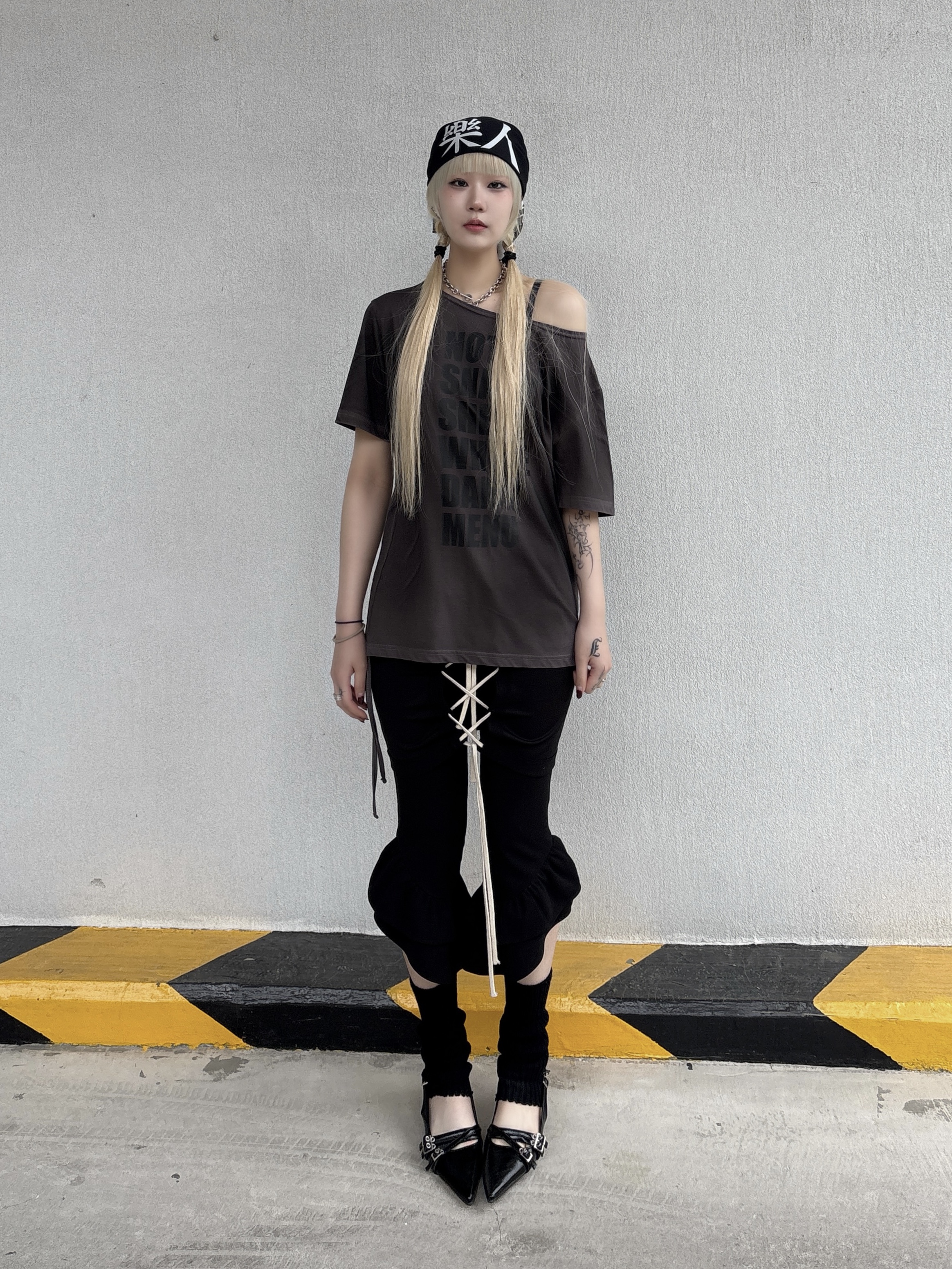 Still Lethardy Lace-Up Convertible Jumpsuit Black 착용 스타일 - 1