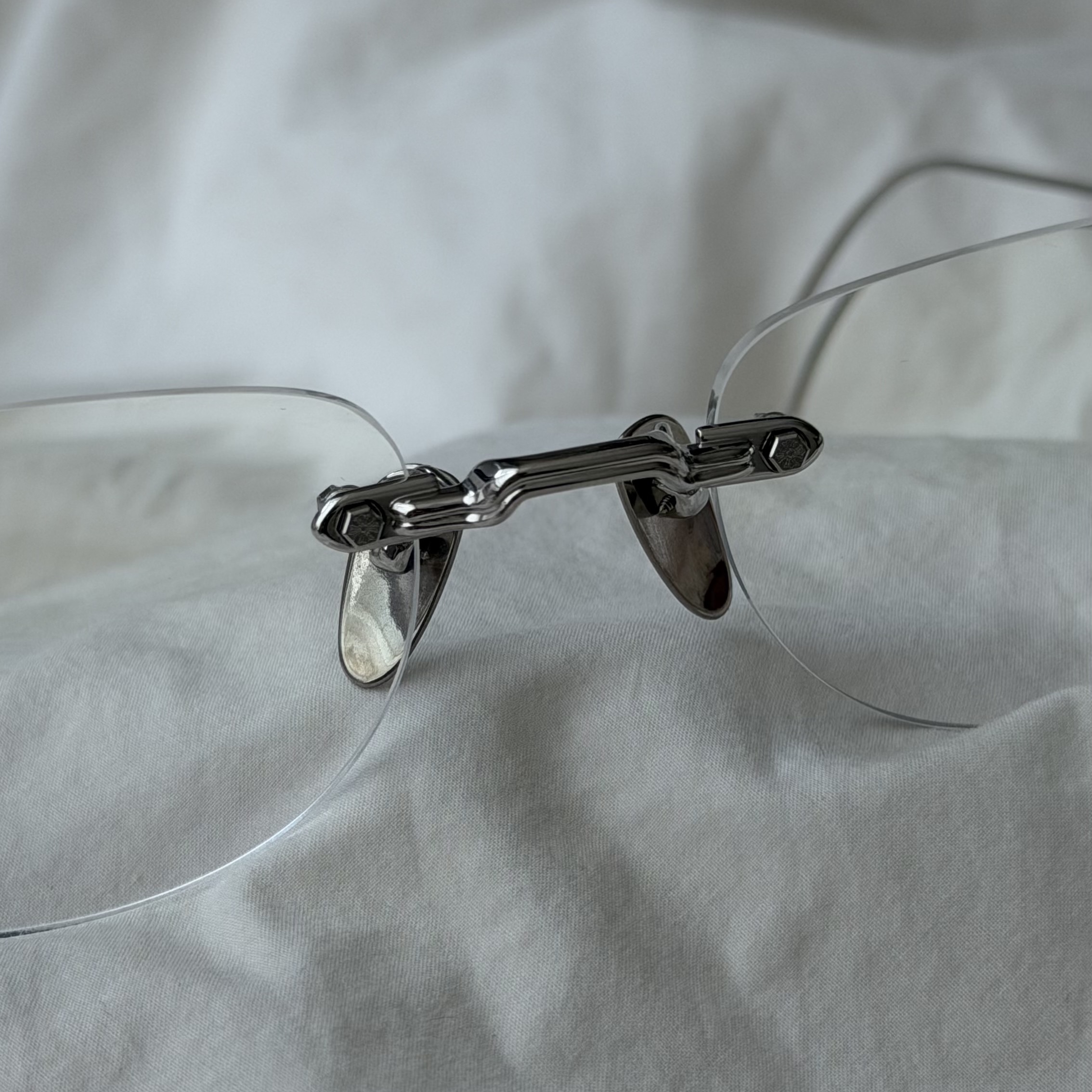 Chrome Hearts Soffffffffers II Shiny Silver 착용 스타일 - 3