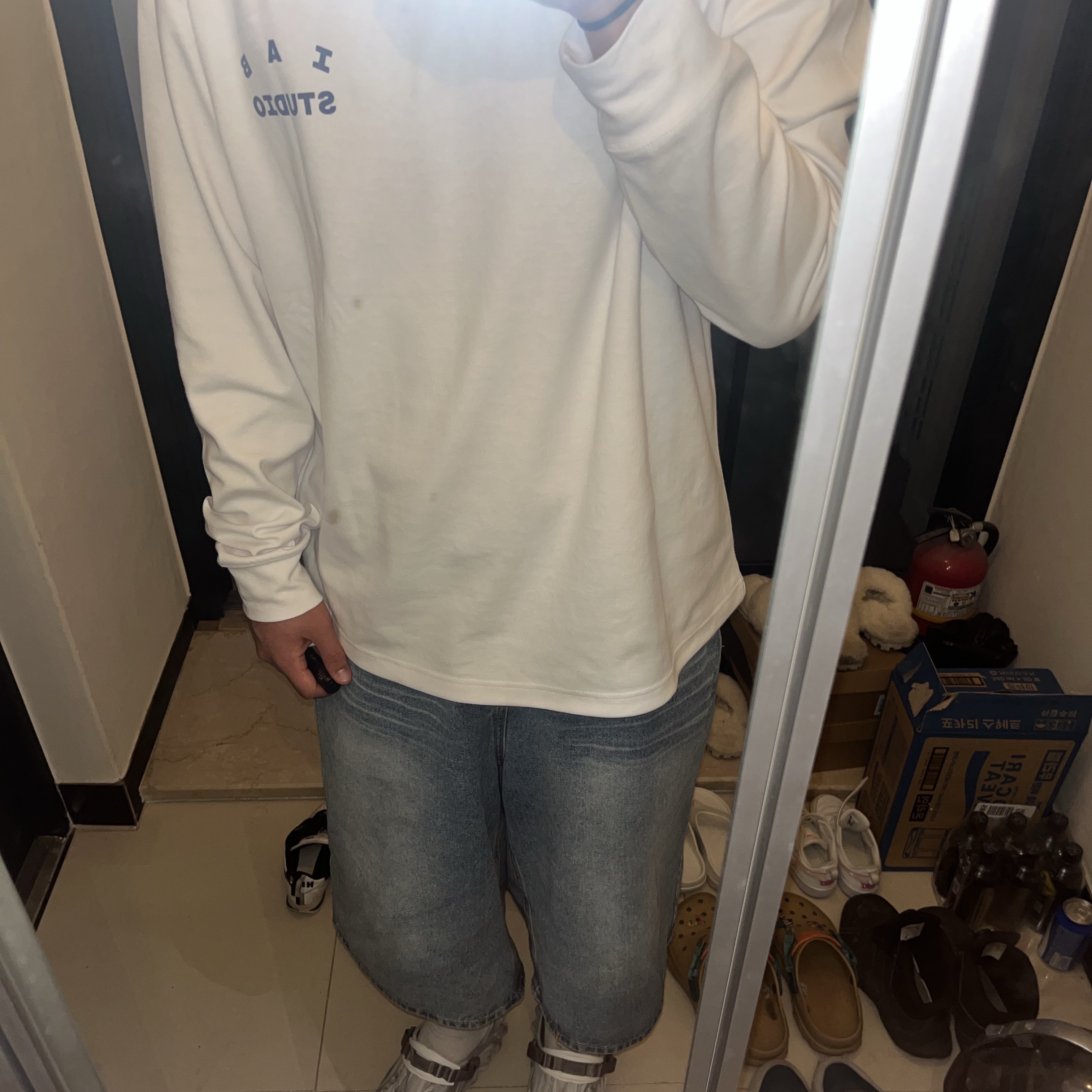 IAB Studio IAB Long Sleeve White, Crocs Echo Marbled Clog Moonlight Multi 착용 스타일