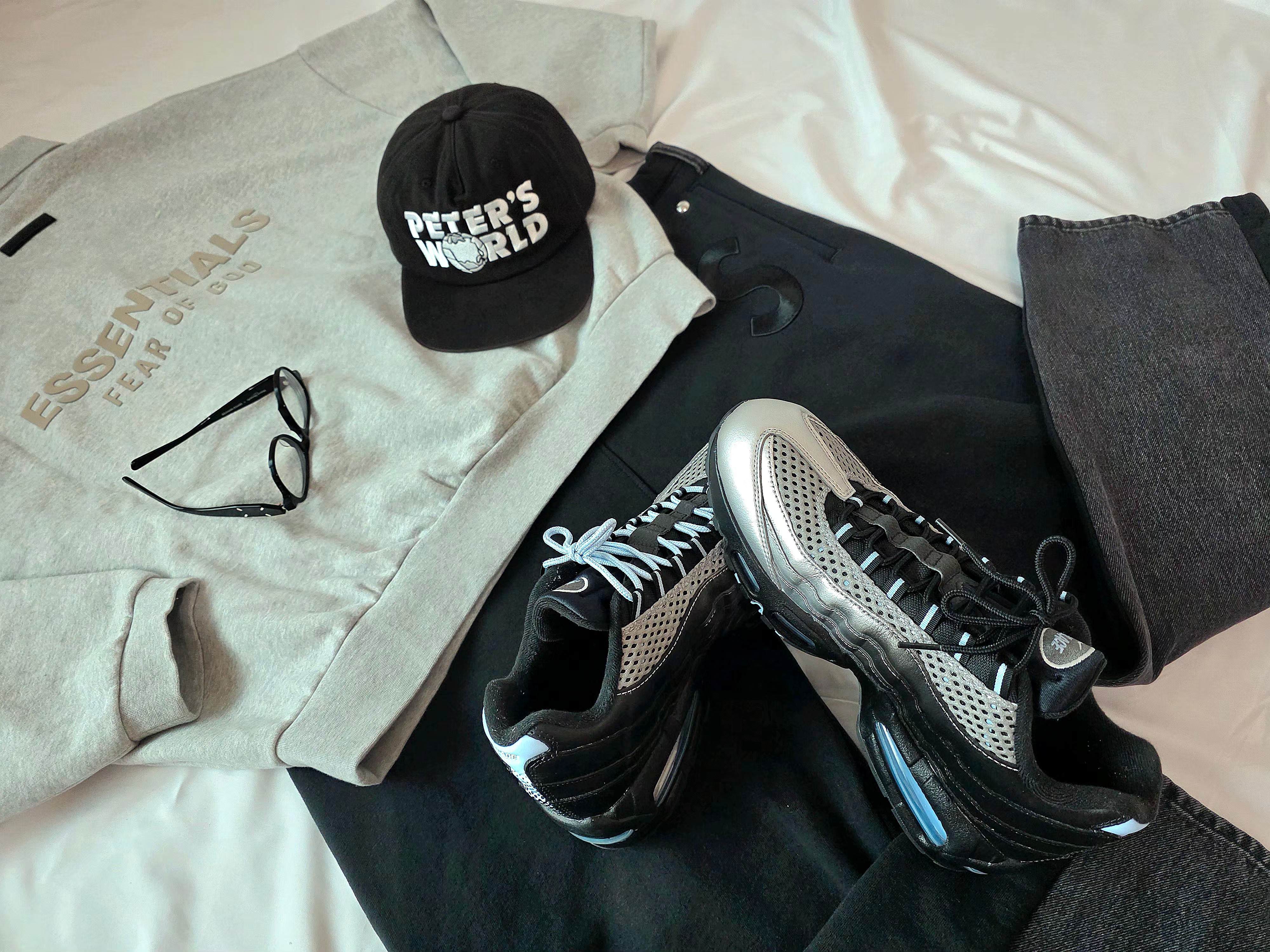 Essentials Long Sleeve Polo Light Heather Grey - 24SS, My Name is Peter Peter’s World Cap Black 착용 스타일 - 2