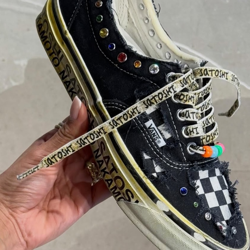 Vans x Satoshi Nakamoto OTW Era 95 Gems Black 착용 스타일 - 2