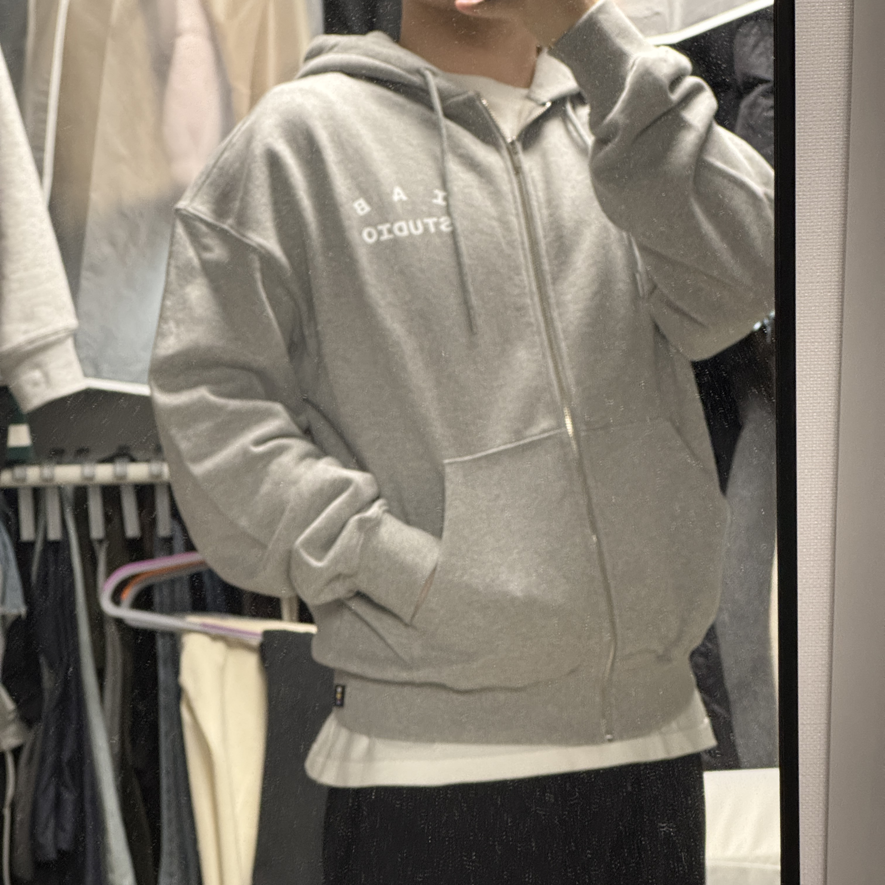 IAB Studio Zip-Up Hoodie Melange Gray - 26SS 착용 스타일 - 2