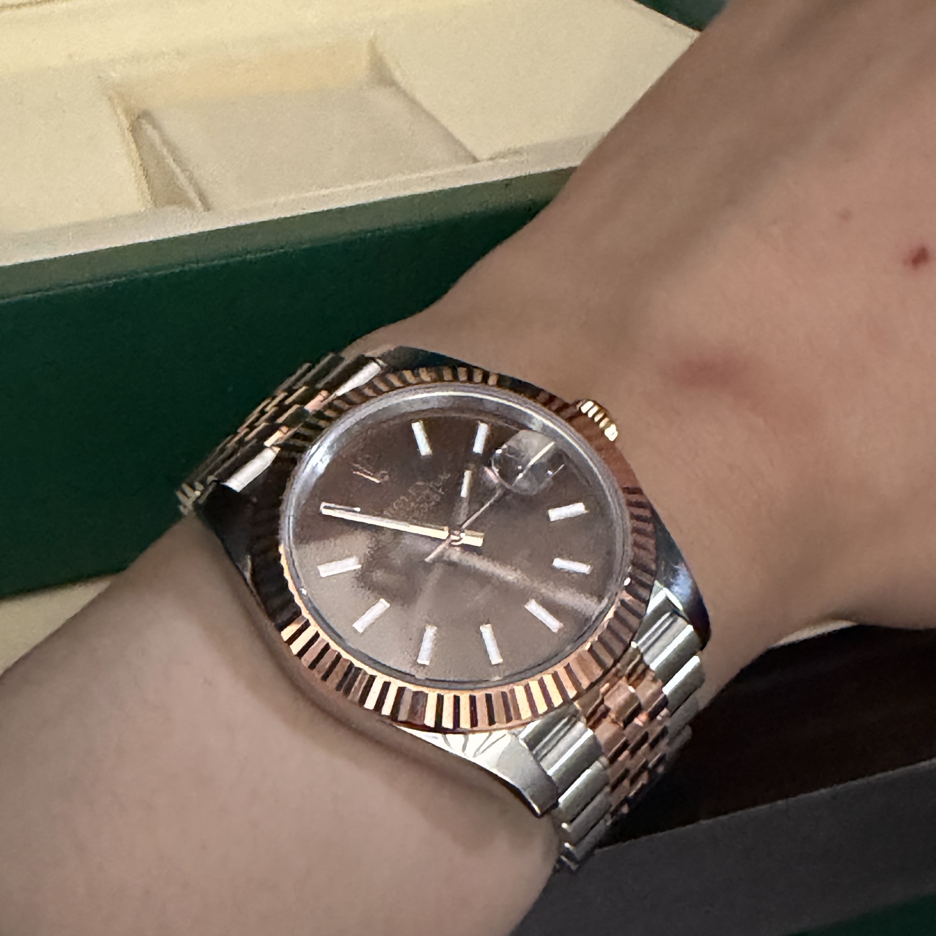 Rolex Datejust 41mm 126331 Chocolate Jubilee 착용 스타일