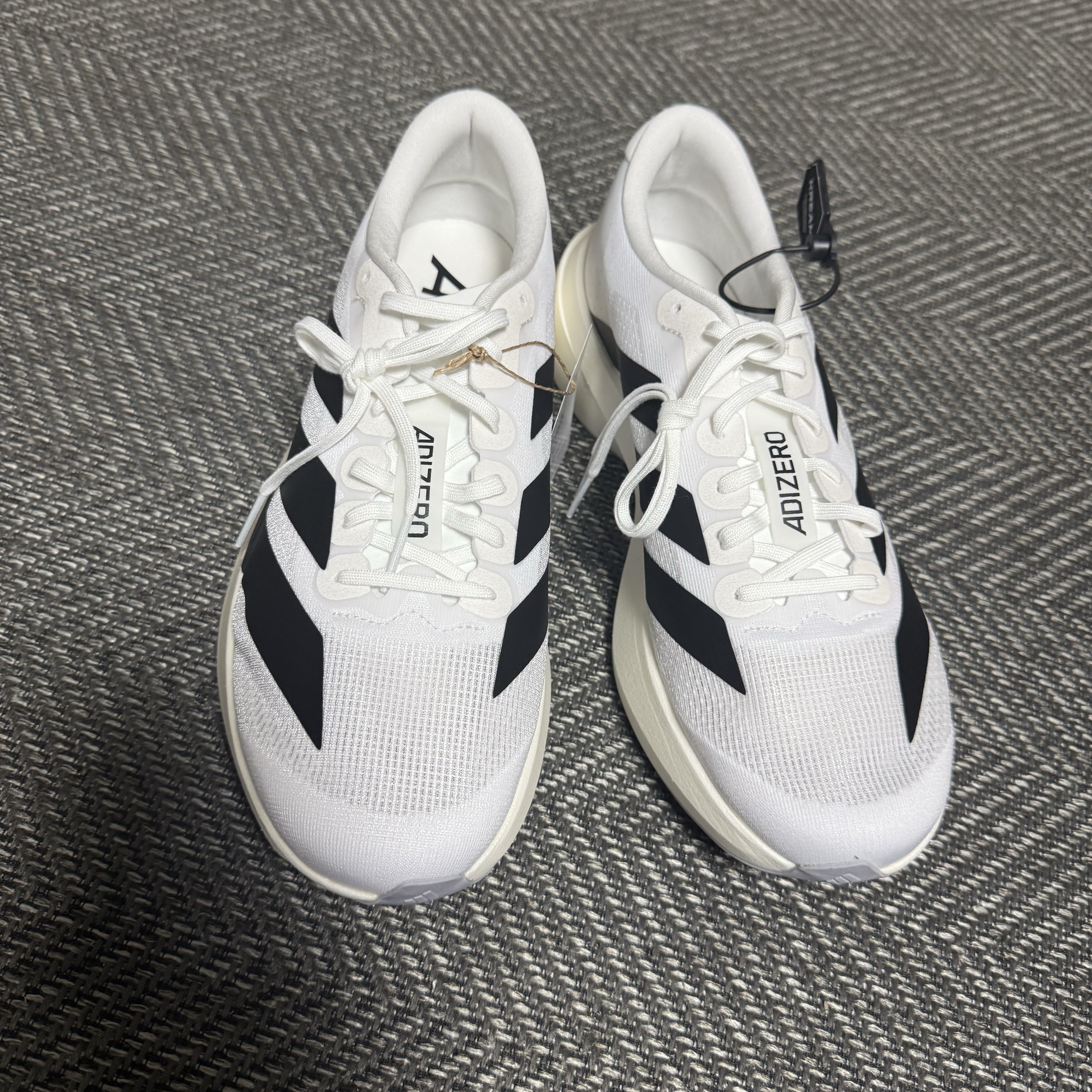 Adidas Adizero EVO SL Cloud White Core Black 착용 스타일 - 3