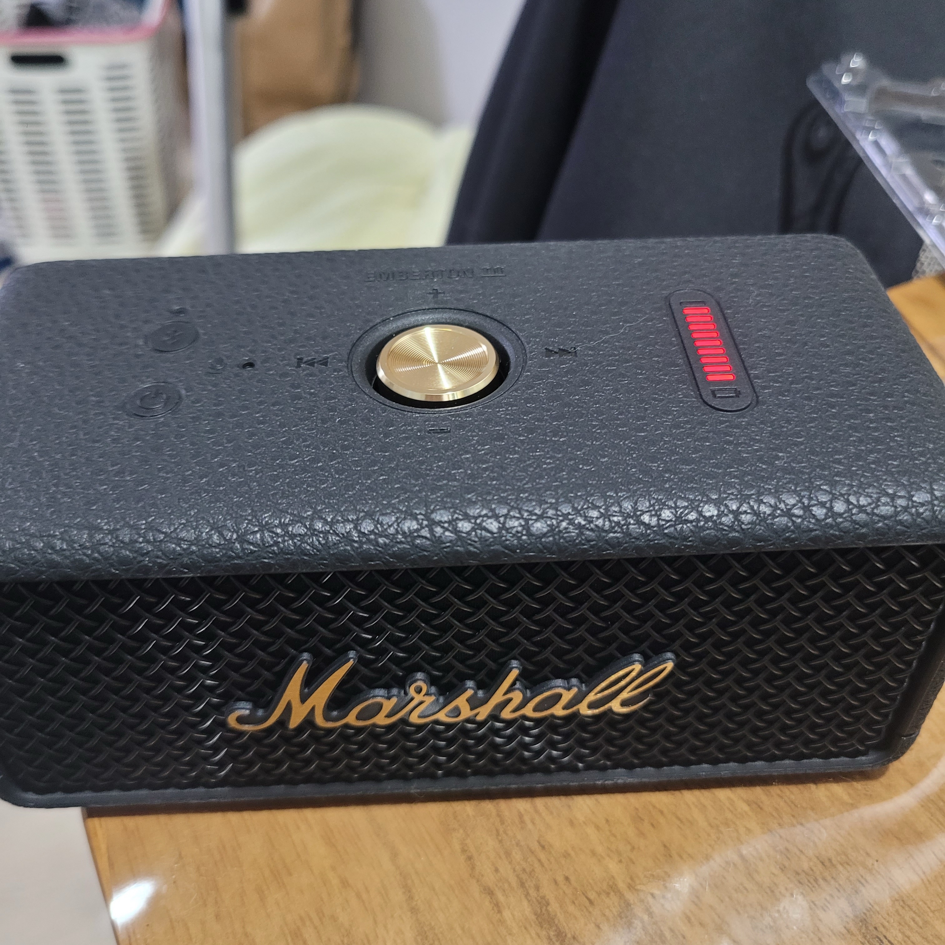 Marshall Emberton III Black & Brass (Korean Ver.) 착용 스타일