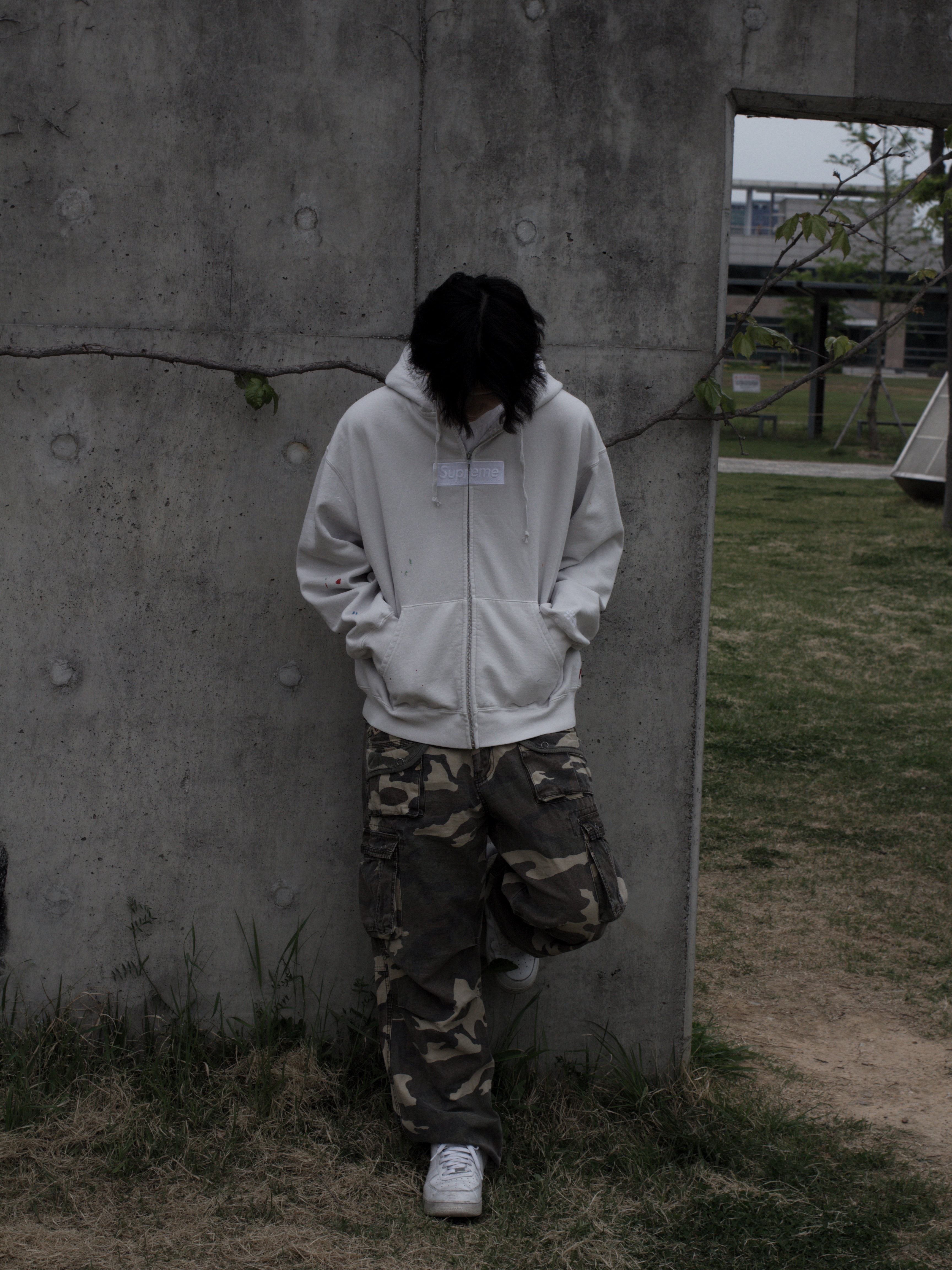 Supreme x MM6 Maison Margiela Box Logo Zip Up Hooded Sweatshirt White - 26SS 착용 스타일 - 3
