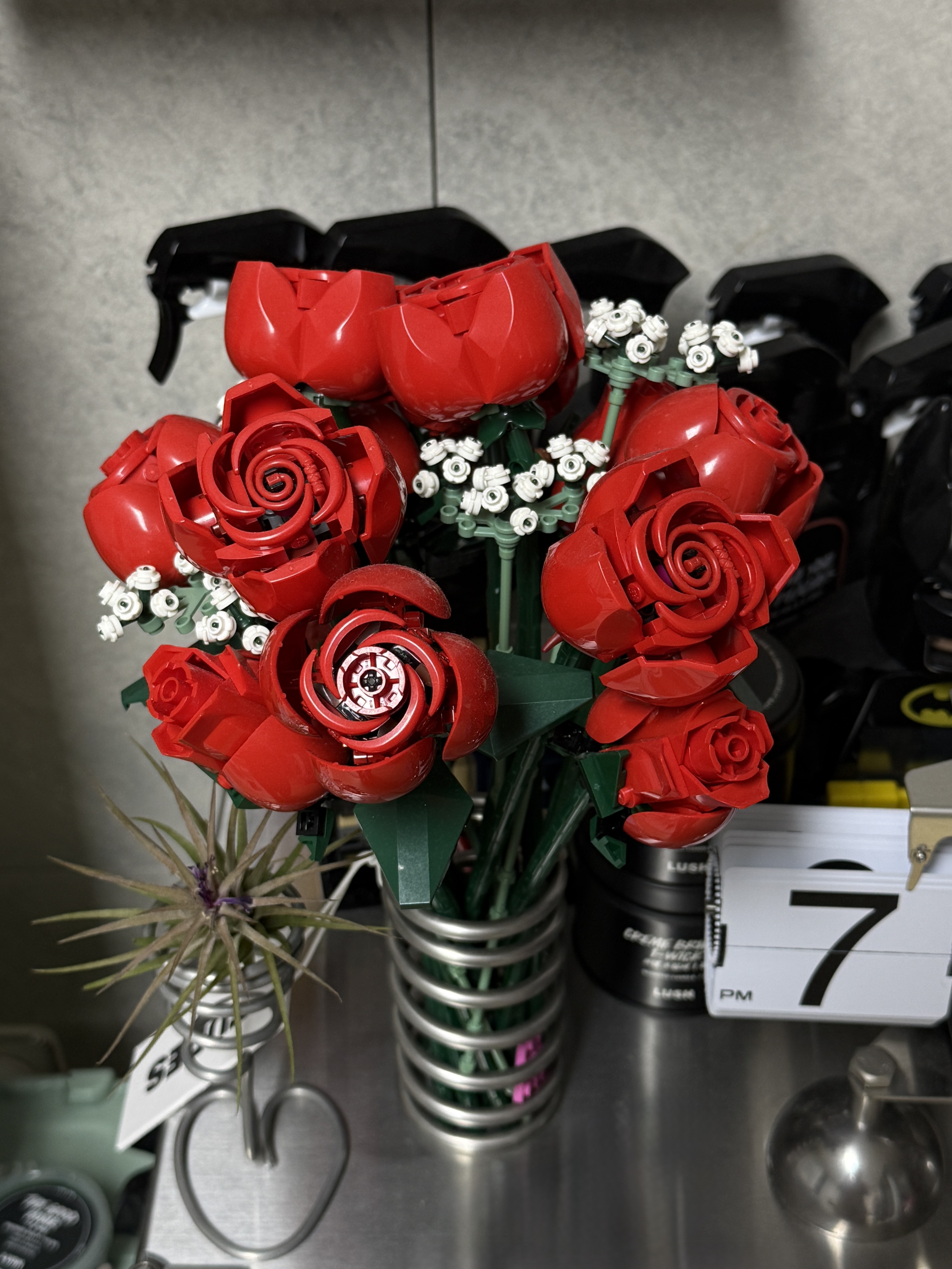 Lego Bouquet of Roses 착용 스타일