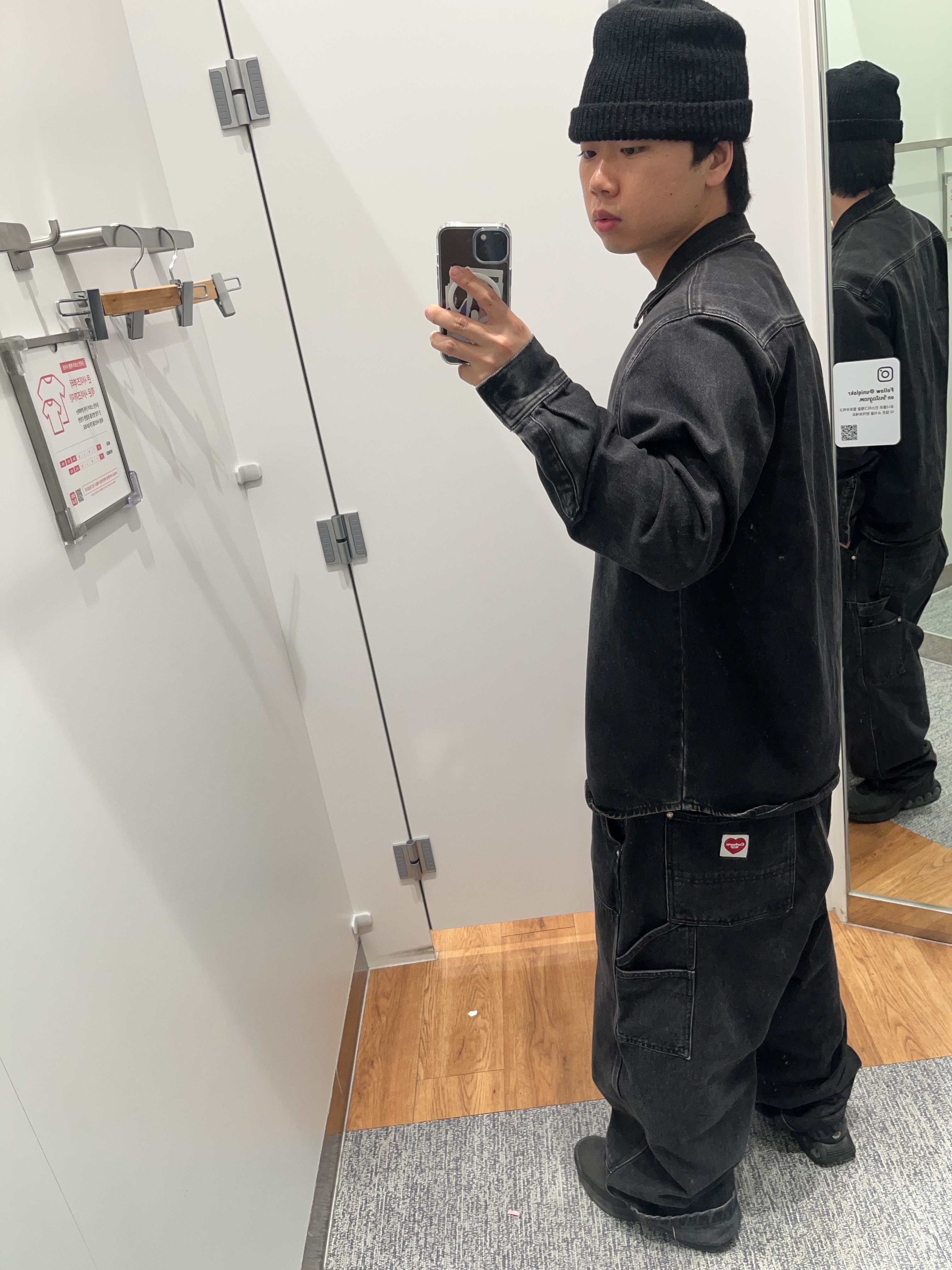 Carhartt WIP Nash Loose Fit Double Knee Pants Black Stone Washed 착용 스타일 - 2