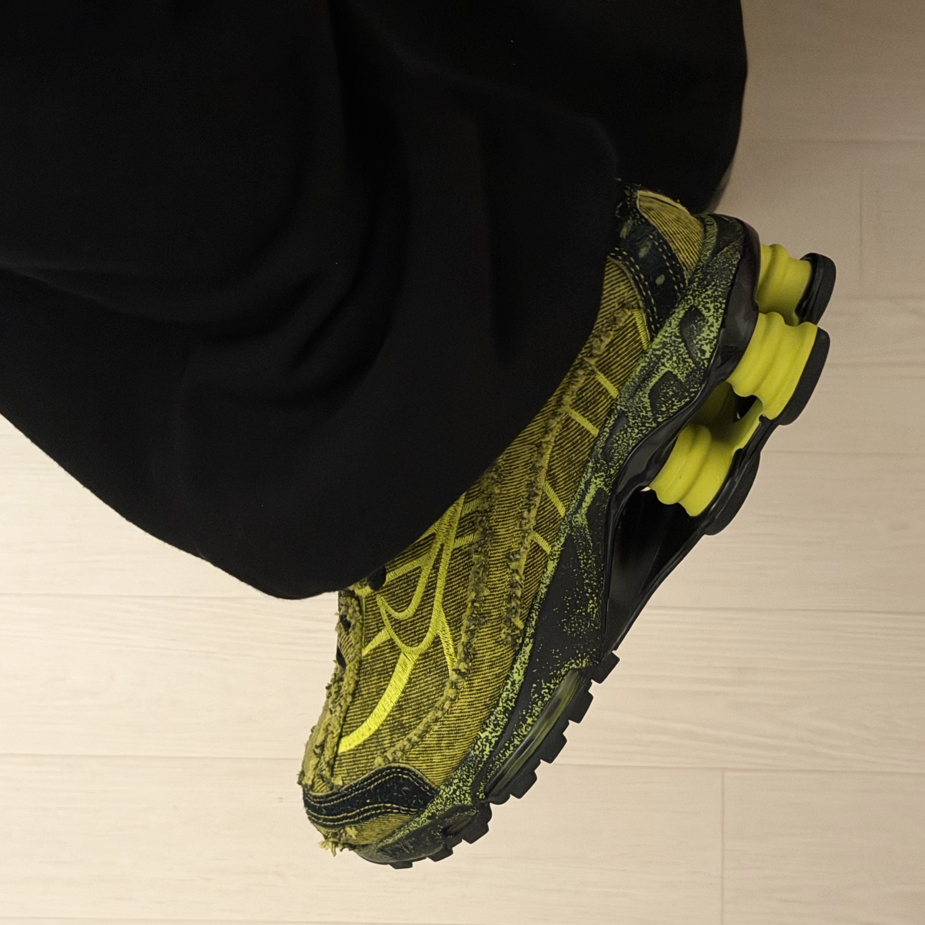 Nike Shox Ride 2 Bright Cactus and Black 착용 스타일